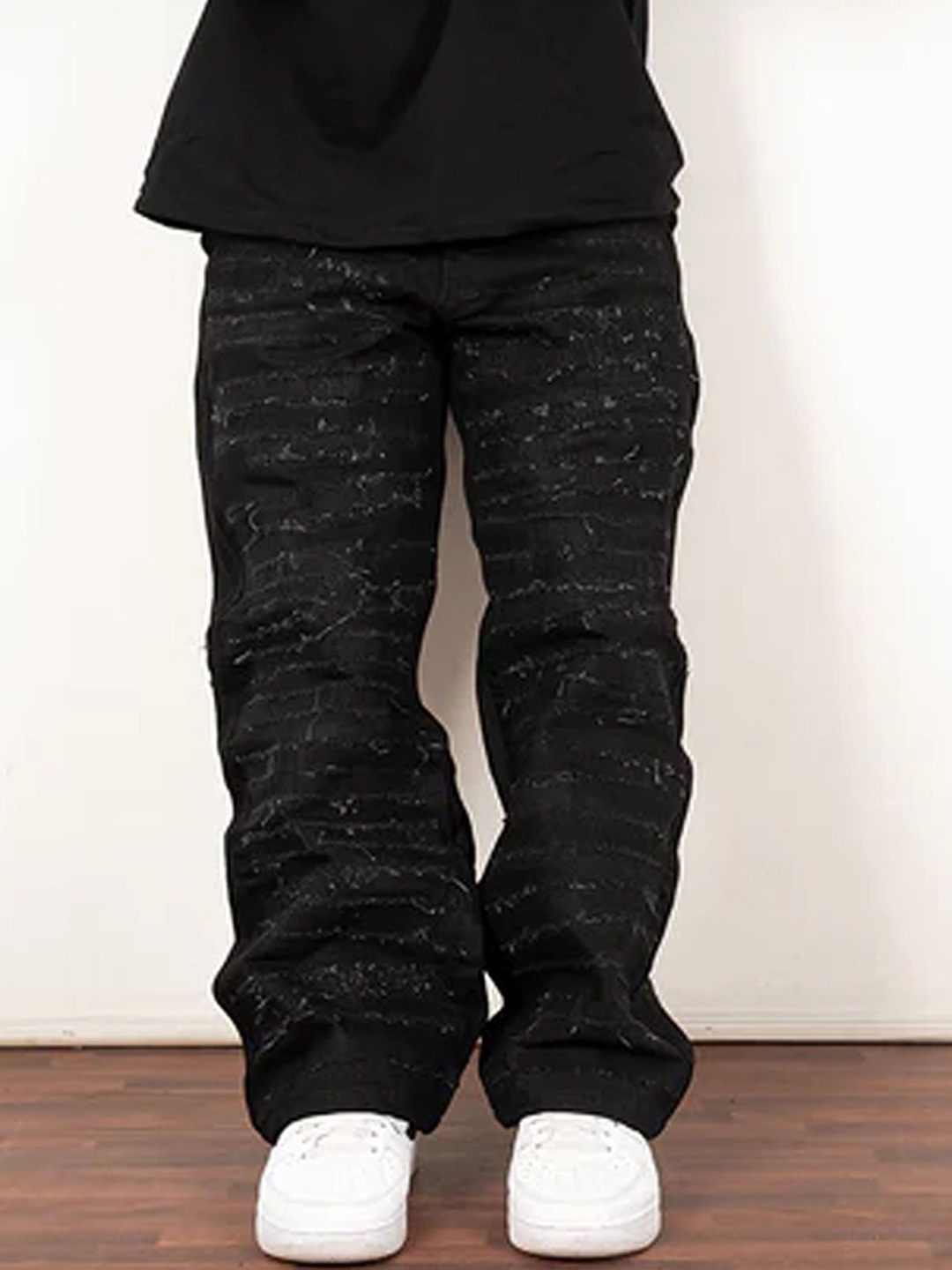 

TOFFLE Unisex Relaxed Fit Mid-Rise Mildly Distressed Jeans, Black