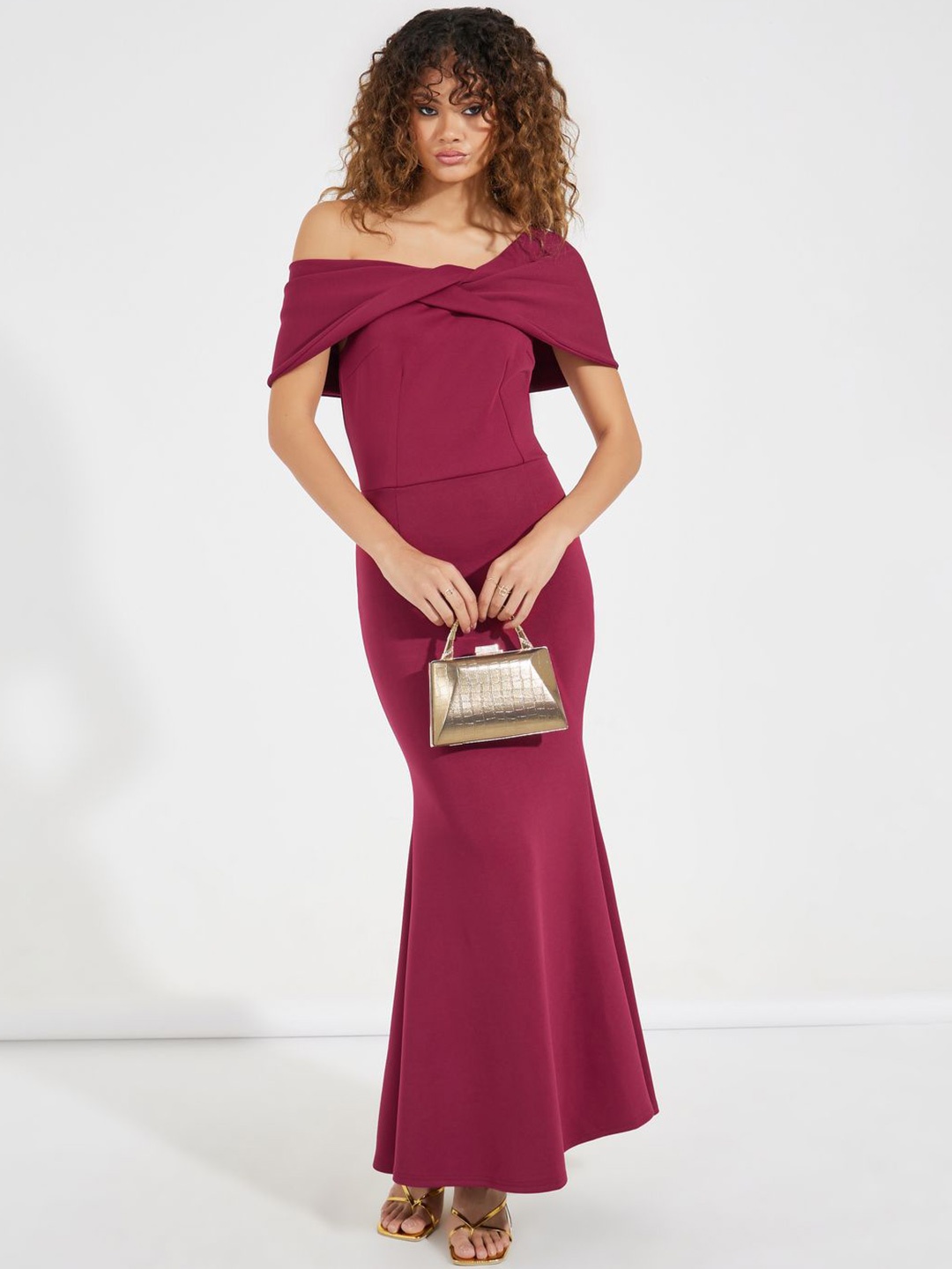 

Styli Women Solid Off Shoulder Sheath Maxi Dress, Burgundy