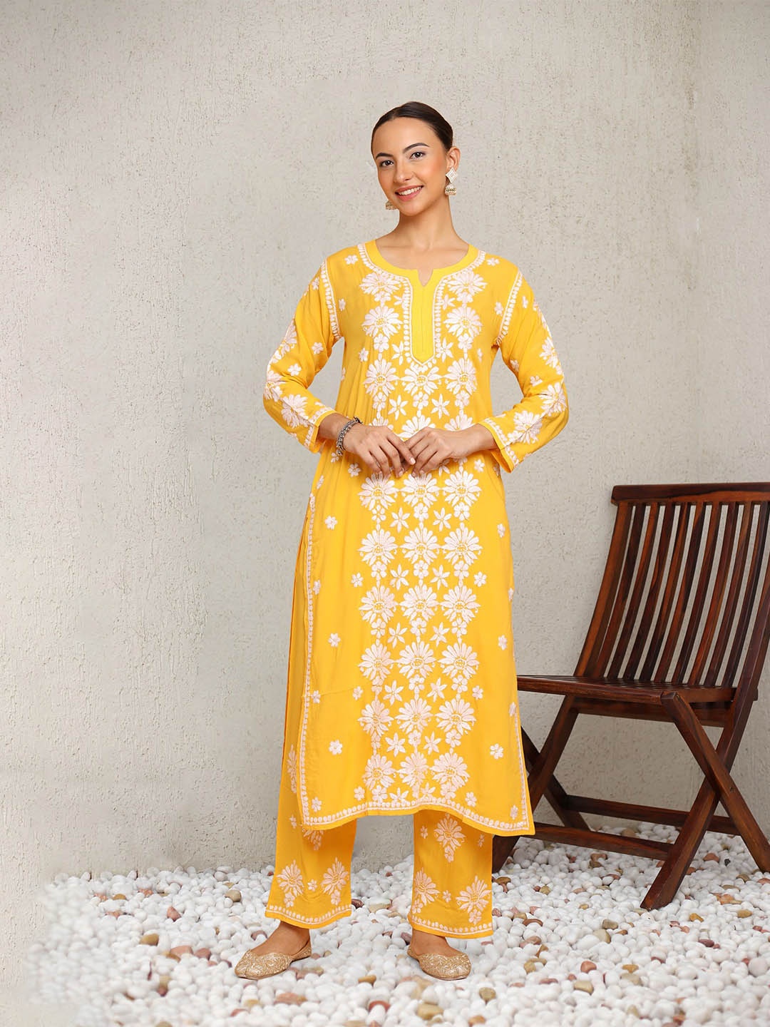 

HOUSE OF KARI Floral Embroidered Regular Chikankari Straight Kurta with Palazzos, Mustard