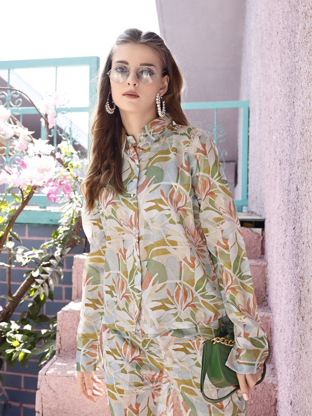 

VenderVilla Women Classic Spread Collar Floral Printed Silk Casual Shirt, Green