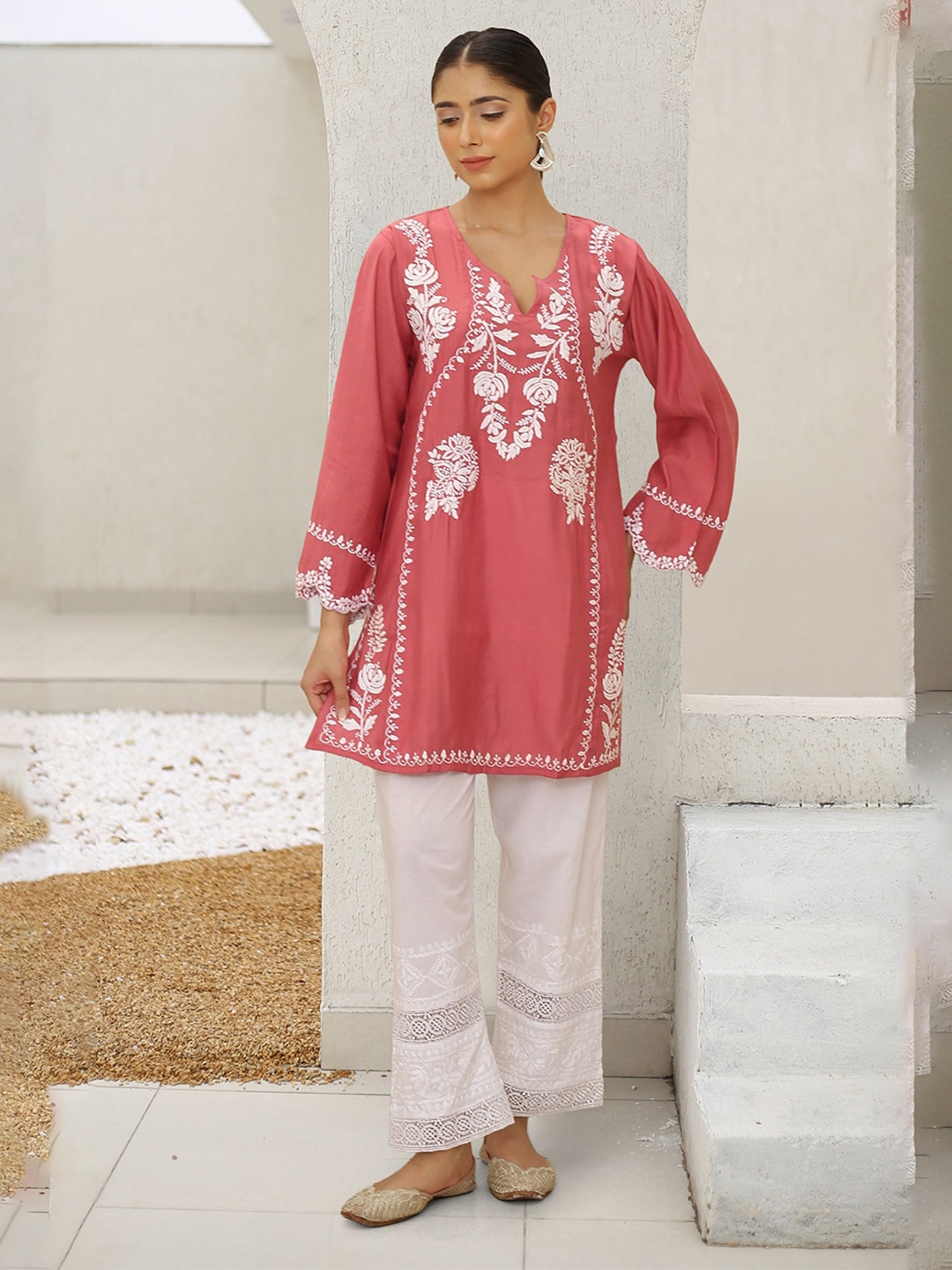 

HOUSE OF KARI Chikankari Embroidered Straight Kurta, Pink