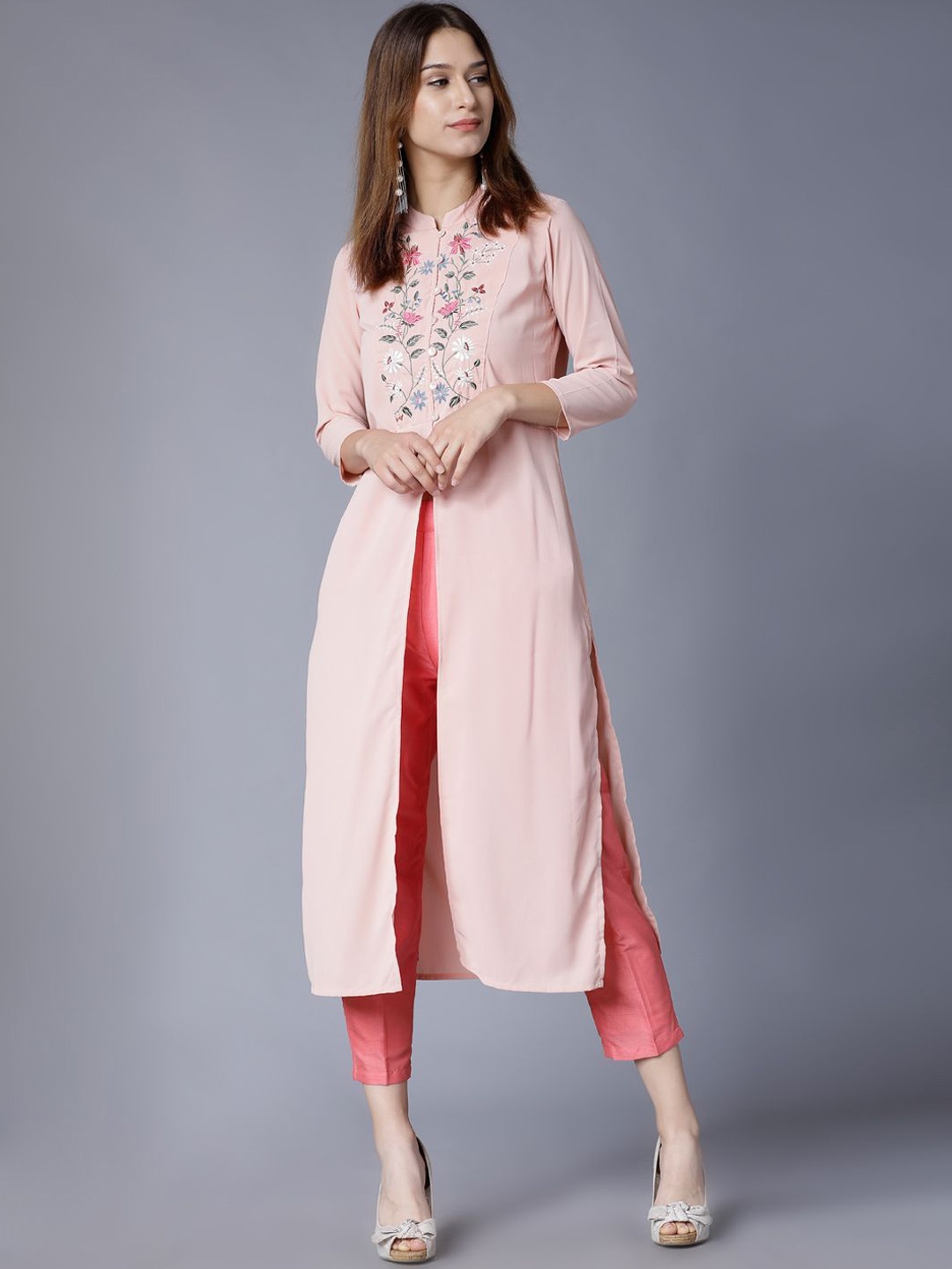 

Vishudh Peach Coloured Floral Yoke Design Mandarin Collar High Slit Fusion Kurta