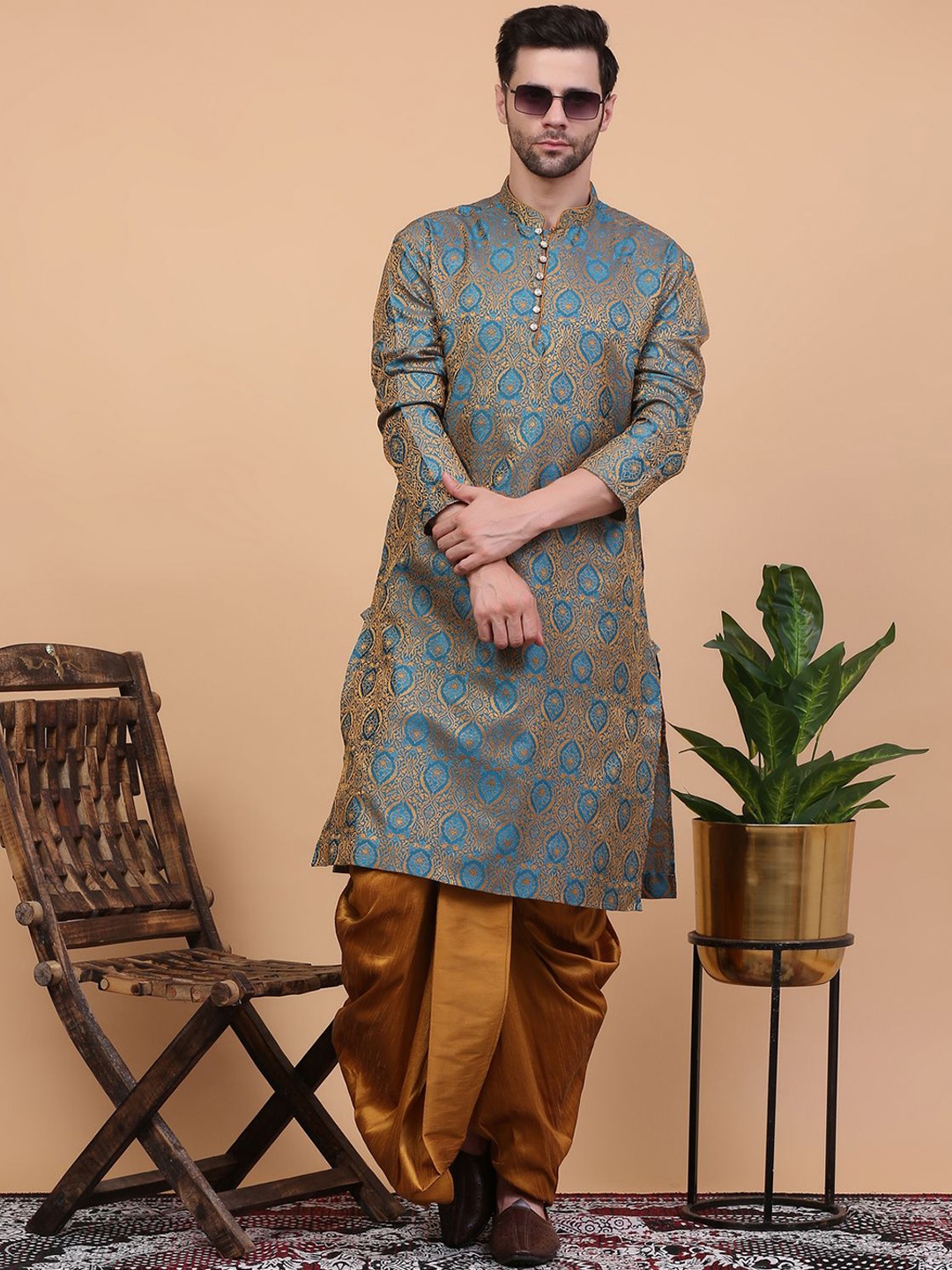 

Sydney Heights Ethnic Motifs Woven Design Regular Zari Kurta With Dhoti Pants, Turquoise blue