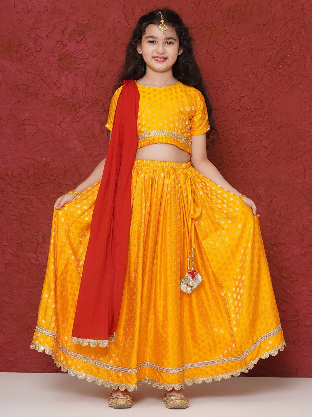 

Aj DEZInES Girls Ethnic Motifs Woven Design Ready to Wear Lehenga & Blouse With Dupatta, Yellow