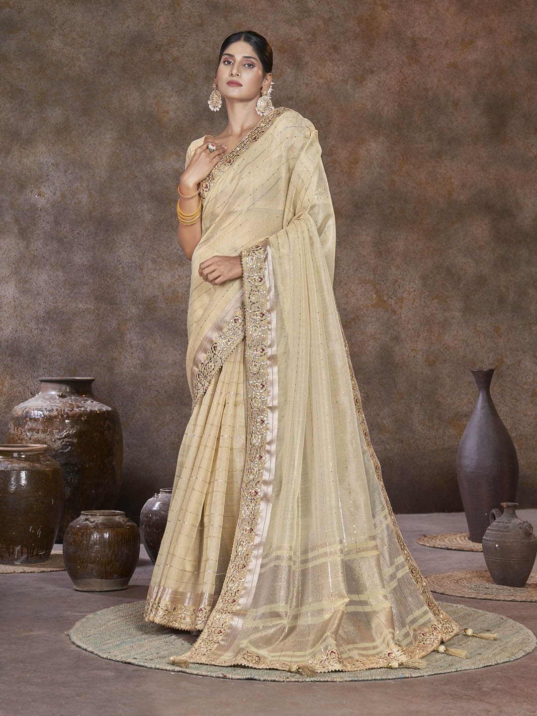 

Panzora Striped Sequinned Linen Blend Saree, Yellow