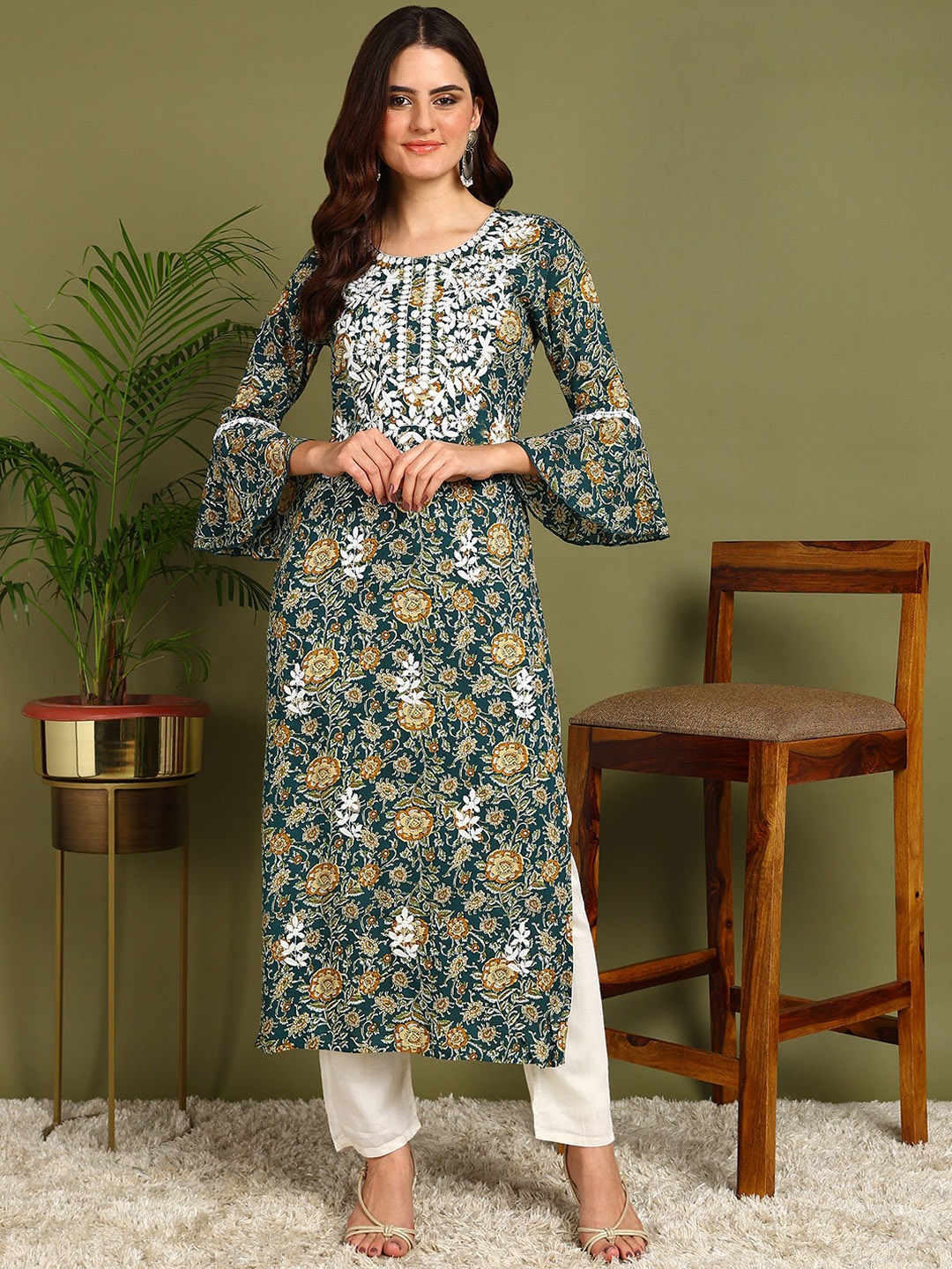 

Kapad Dwar Floral Printed Bell Sleeves Thread Work Straight Kurta, Green