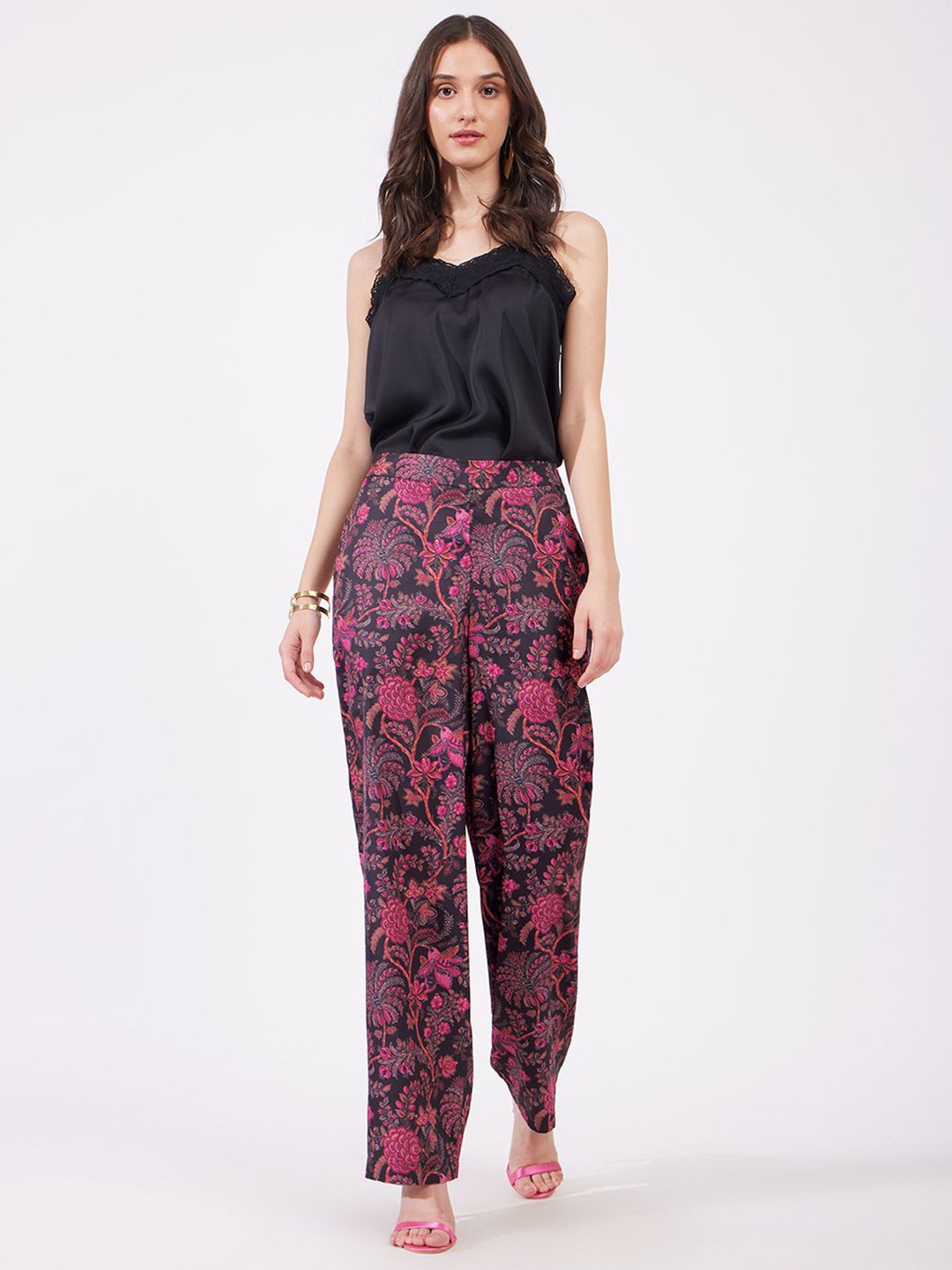 

FableStreet Women Floral Printed Tapered Fit Trousers, Pink