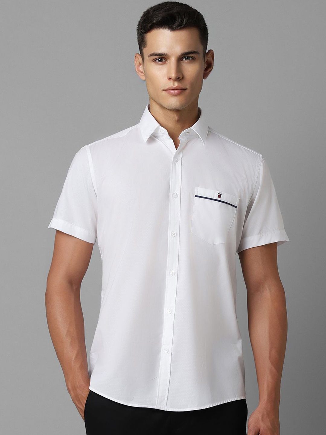 

Louis Philippe Sport Men Solid Spread Collar Slim Fit Pure Cotton Casual Shirt, White
