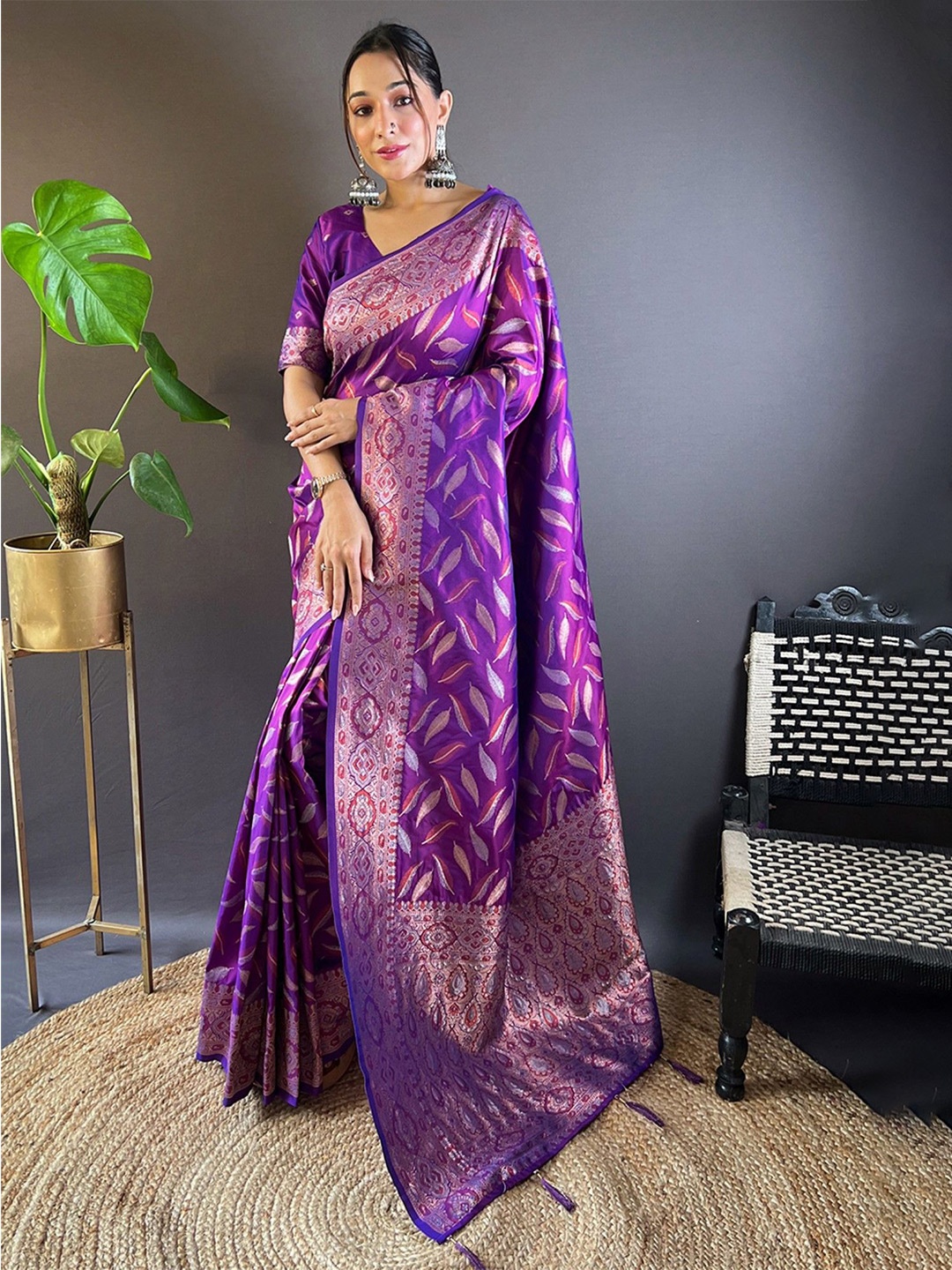 

Mitera Woven Design Zari Banarasi Saree, Purple
