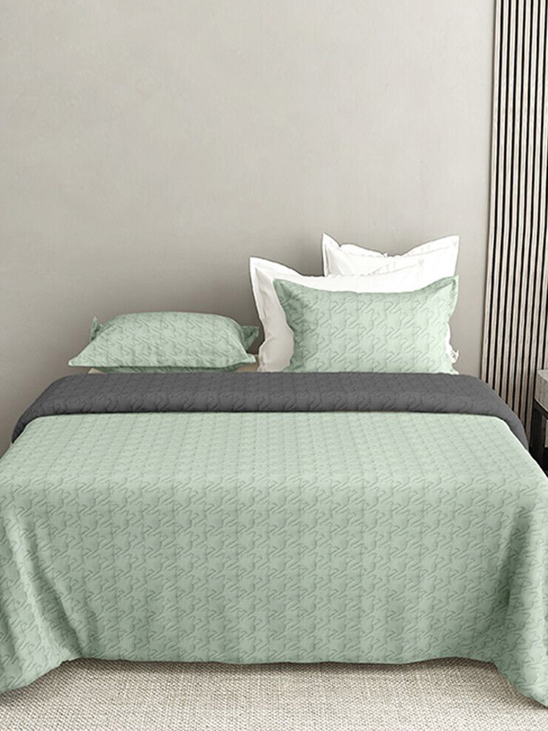 

LABHAM Green& Grey Pure Cotton Double King Bed Cover With 2 Pillow Covers