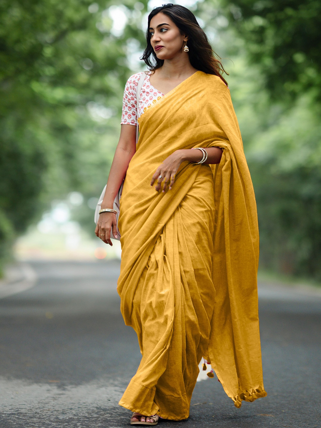 

Anouk Solid Pure Cotton Khadi Saree, Yellow