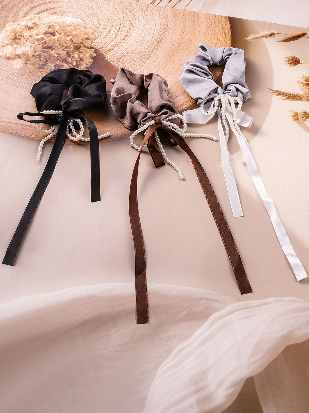 

Rubans Set of 3 Elegant Scrunchies in With Pearl and Bow Ribbon Accent, Black