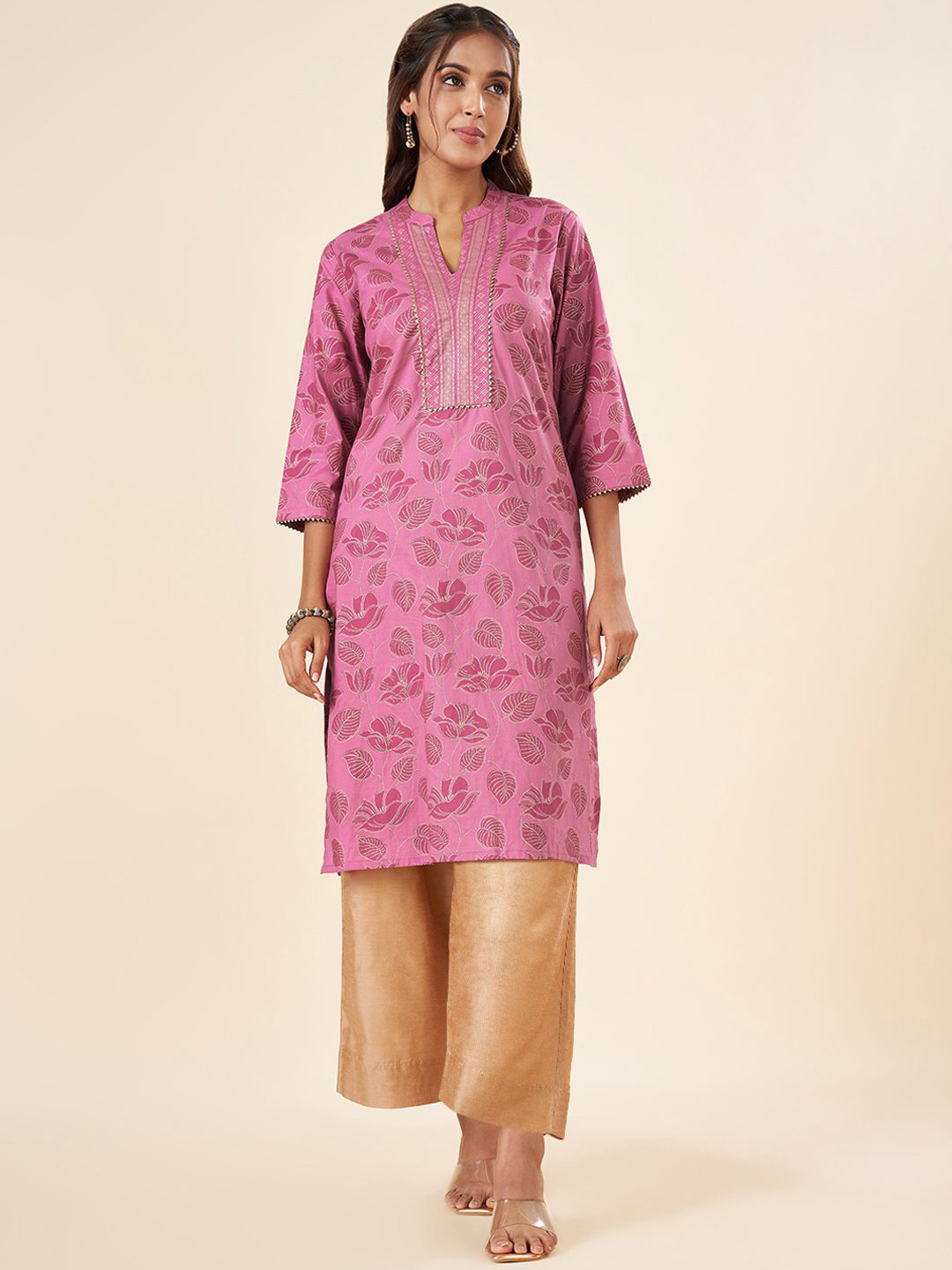 

RANGMANCH BY PANTALOONS Floral Printed Gotta Patti Pure Cotton Straight Kurta, Pink