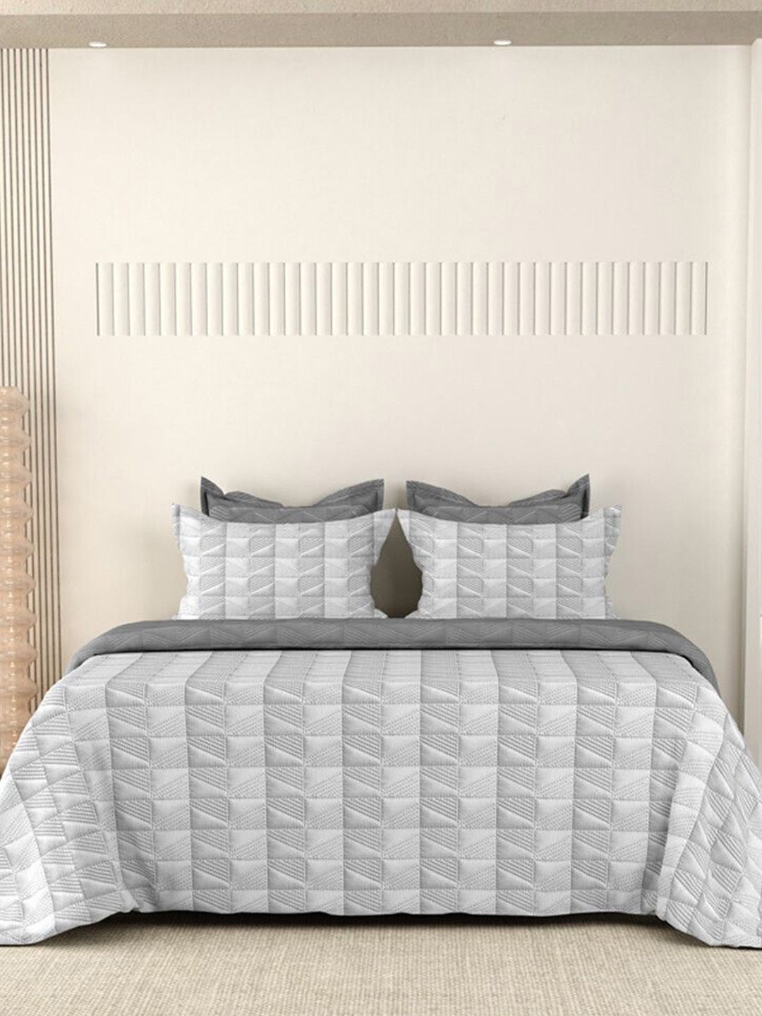 

LABHAM Silver Toned & Grey Quilted Pure Cotton Double King Bed Cover With 2 Pillow Covers