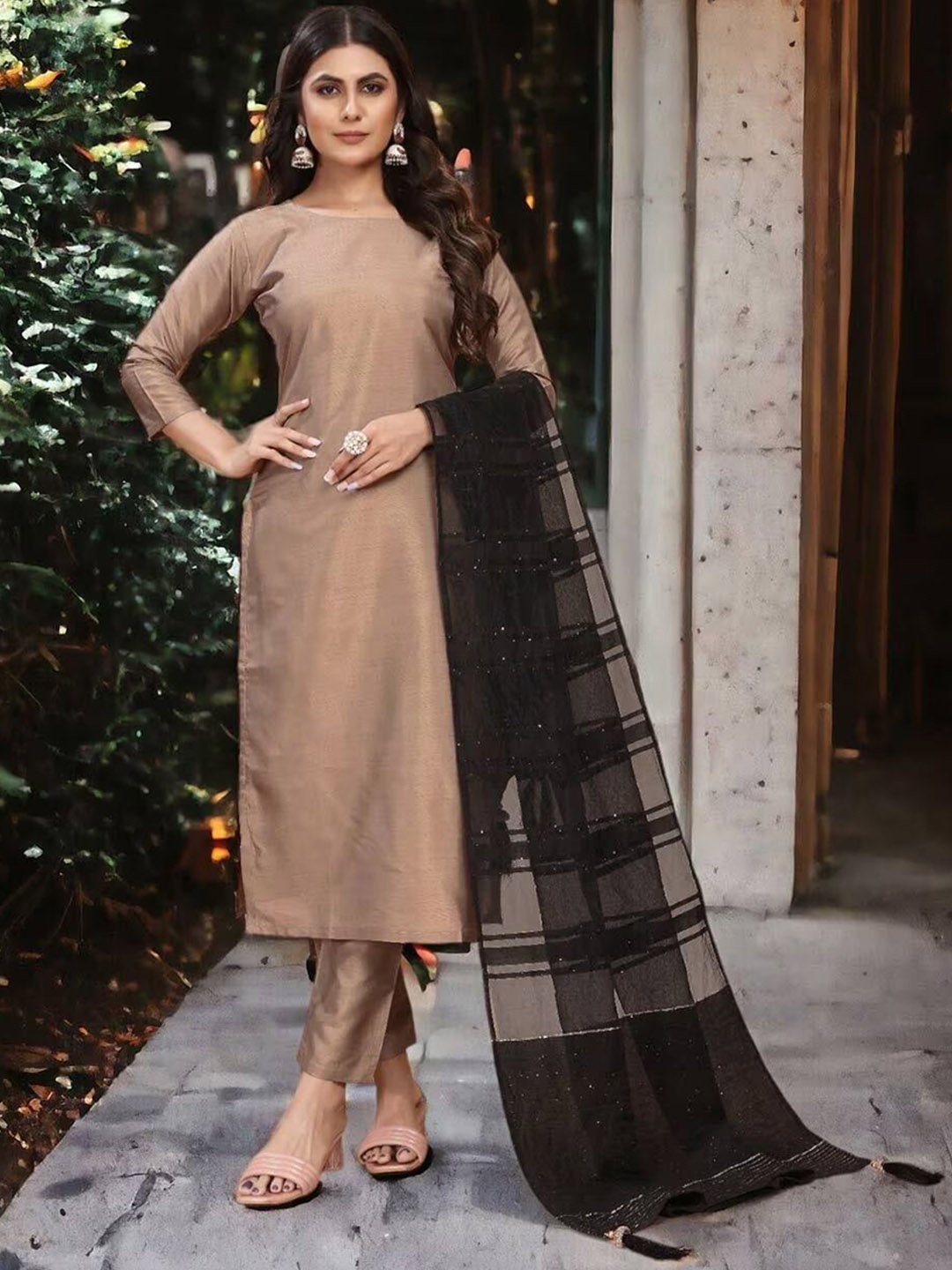 

HETVI CREATION Straight Kurta with Trousers & Dupatta, Beige