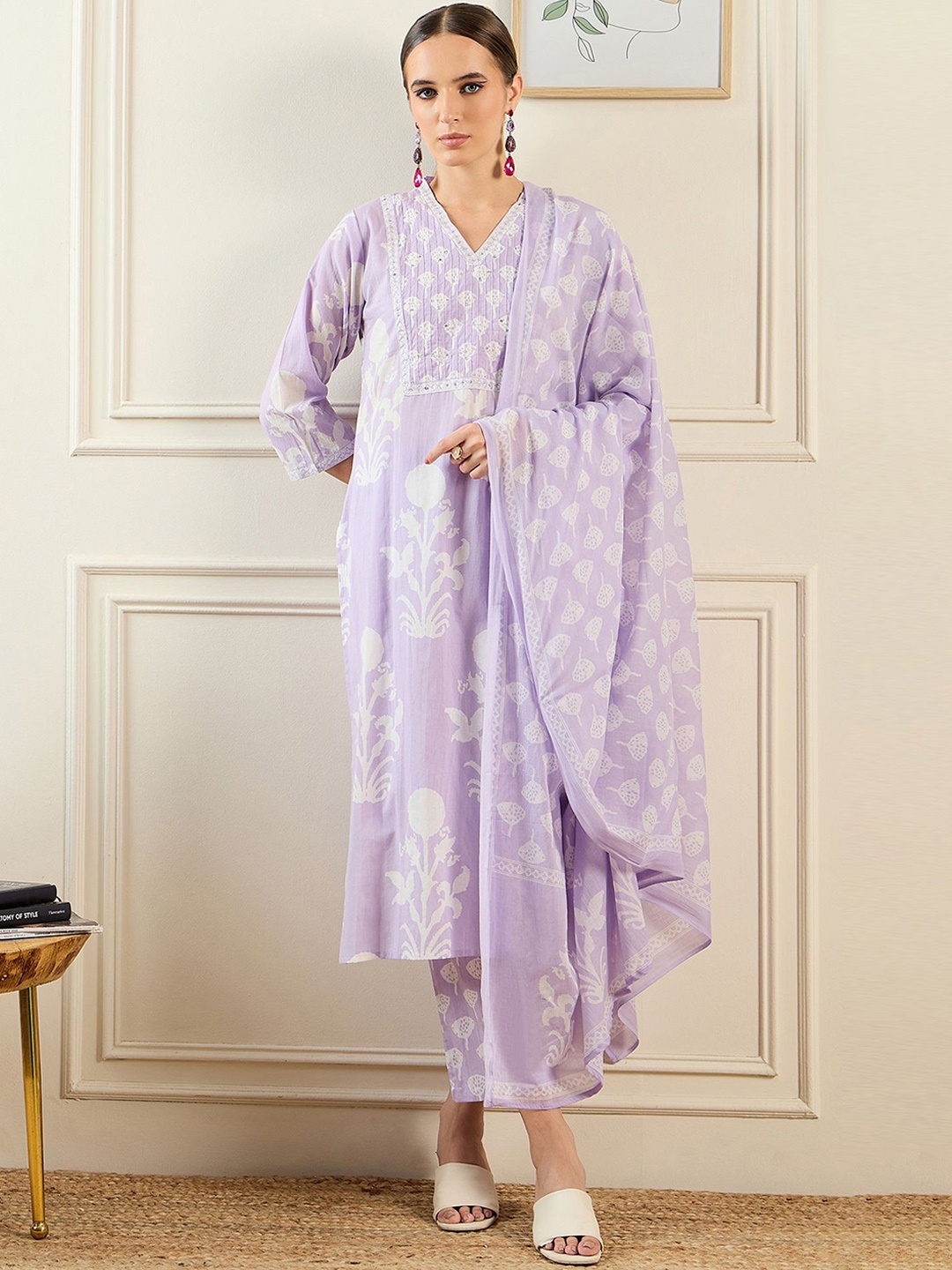 

Indo Era LavenderFloral Printed V-Neck Sequinned Pure Cotton Kurta with Trousers & Dupatta, Lavender