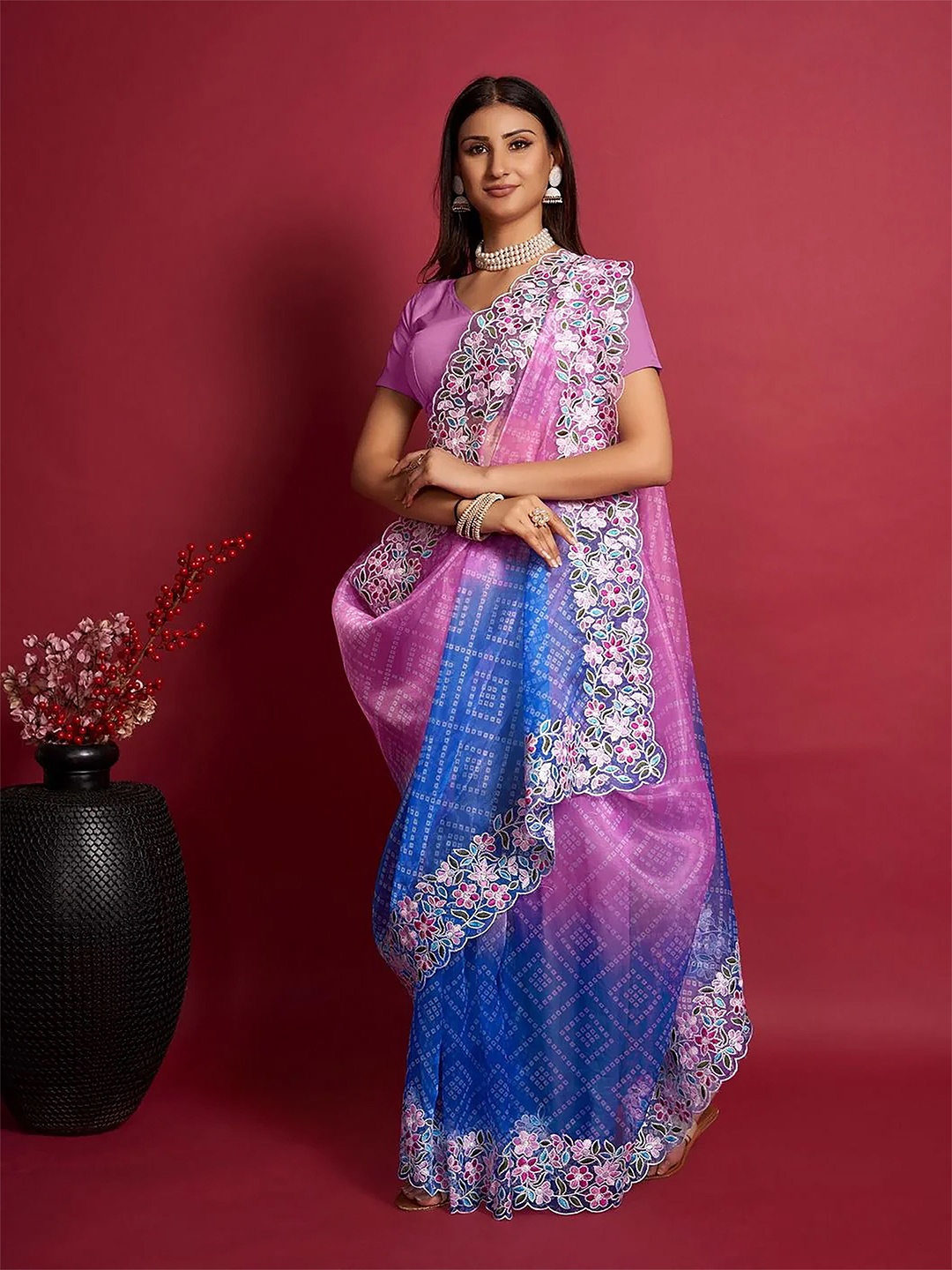 

Anouk Bandhani Embroidered Saree, Pink