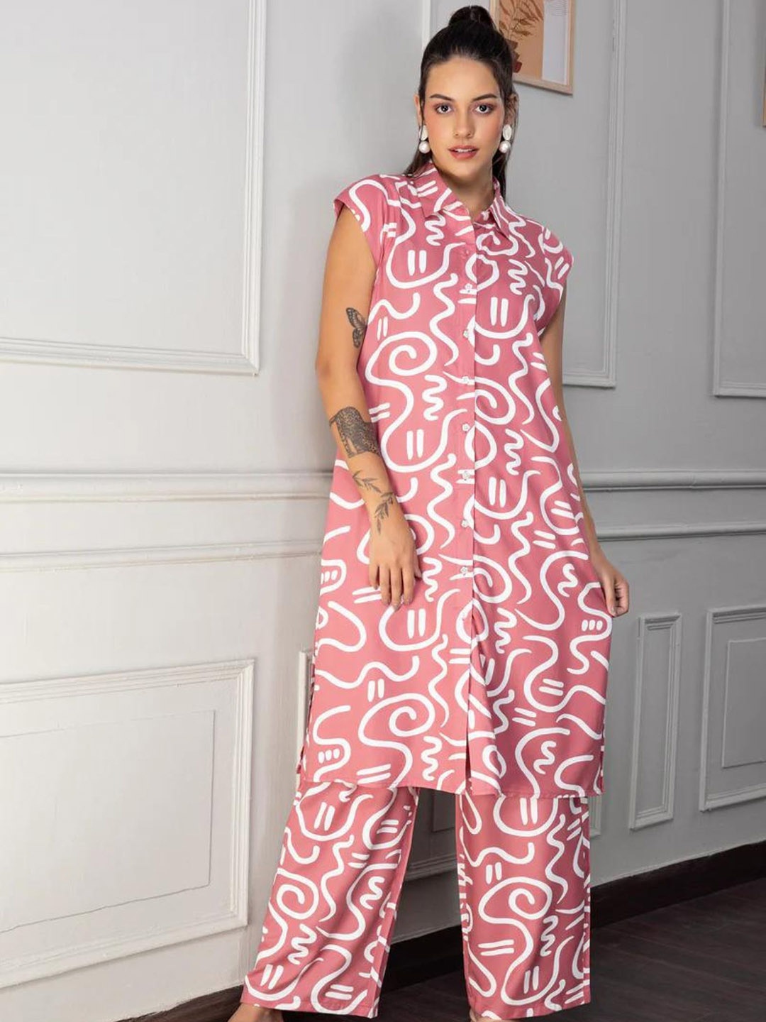 

DESIGNS BY QUEEN BEE Abstract Printed Pure Cotton Tunic With Palazzo, Pink