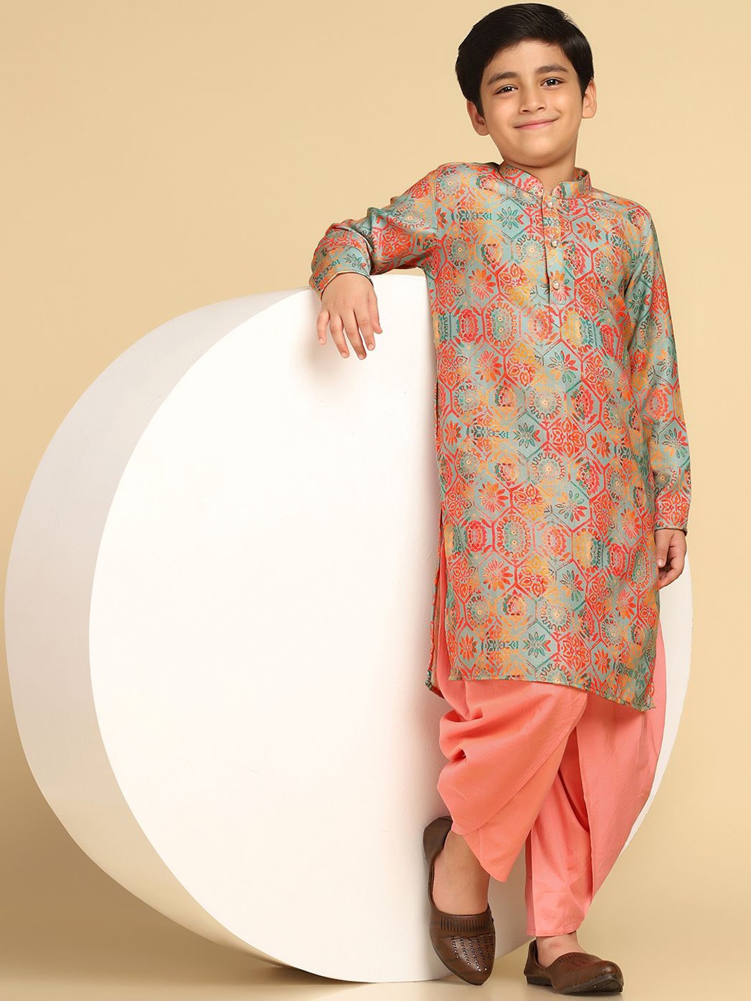 

KISAH Boys Geometric Printed Mandarin Collar Neck Regular Cotton Blend Straight Kurta, Peach