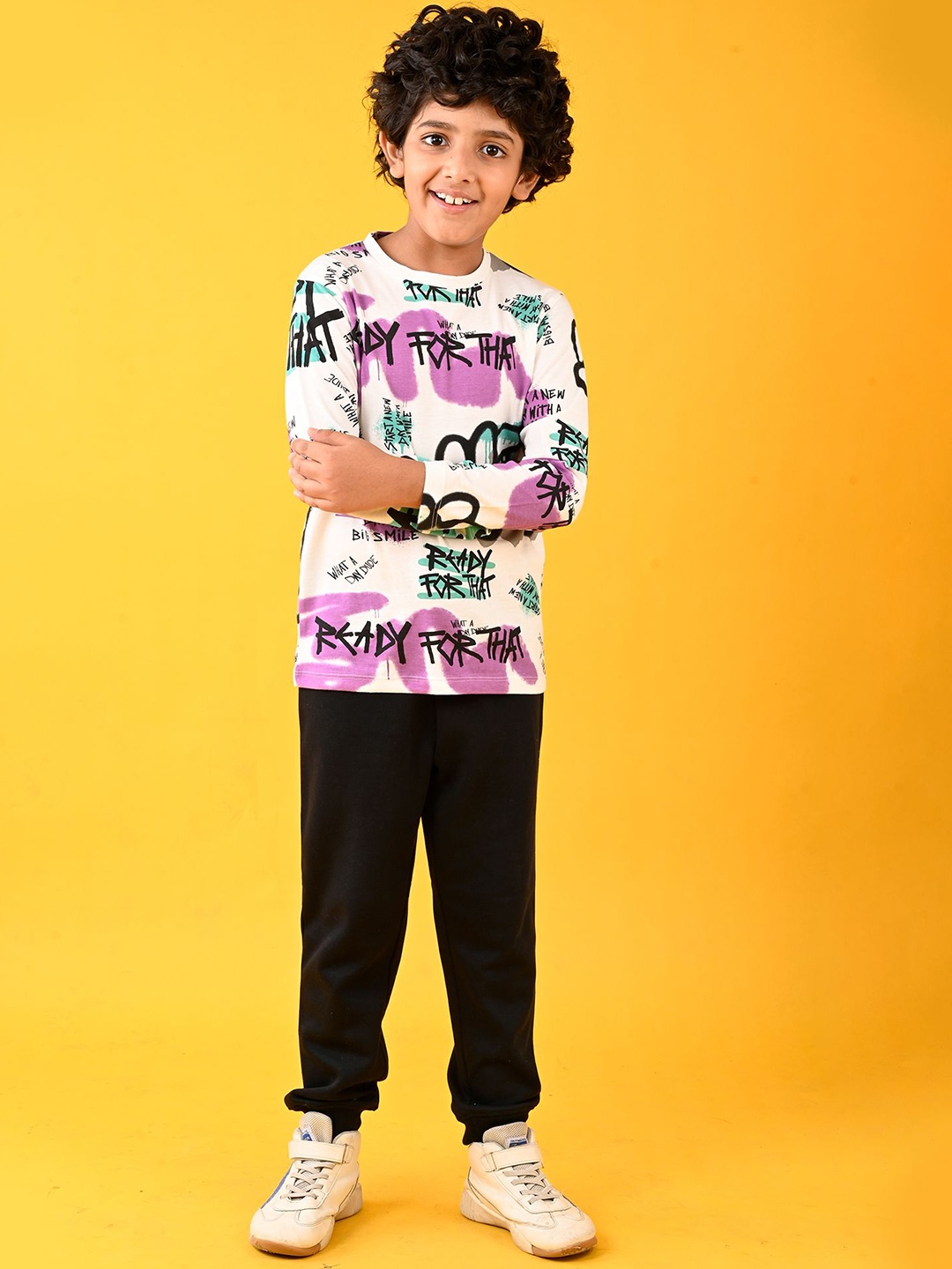 

Anthrilo Boys Printed Round Neck T-shirt With Joggers, White