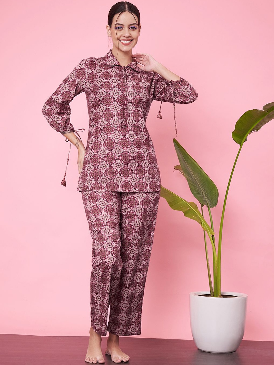 

ETC Women Pure Cotton Ethnic Motifs Printed Night suit, Maroon