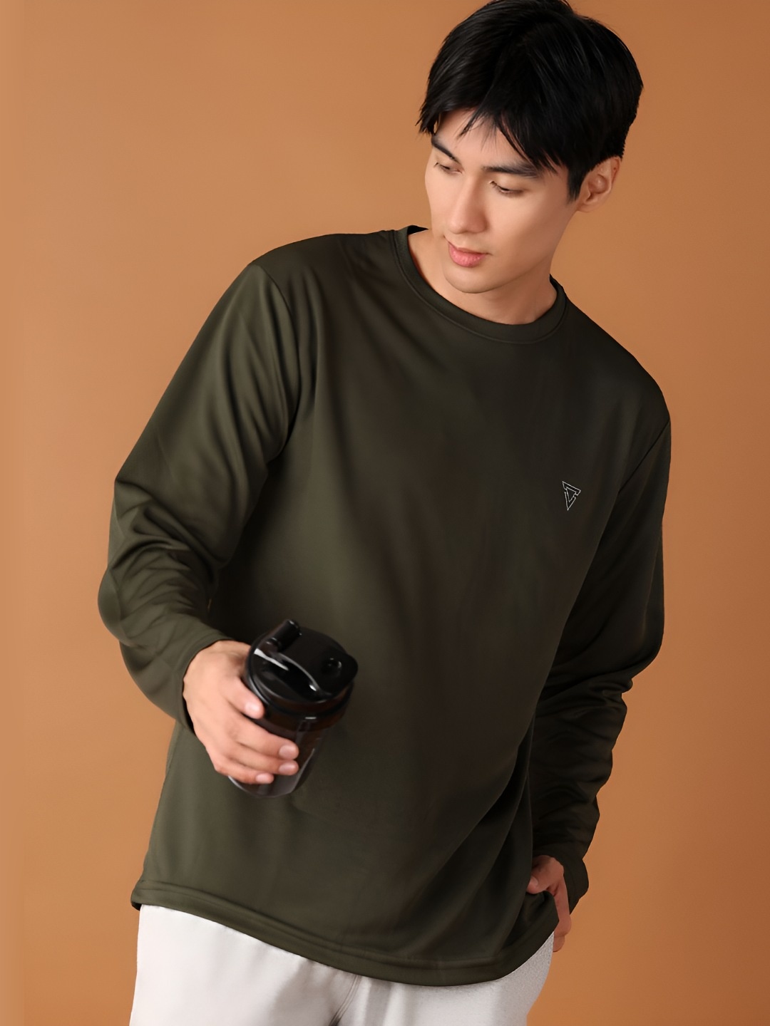 

V-Mart Men Solid Round Neck T-shirt, Olive