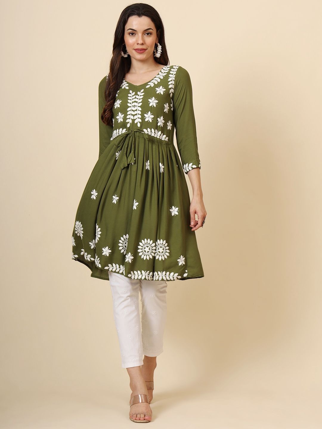 

VAIRAGEE Embroidered V-Neck Thread Work Anarkali Kurti, Olive