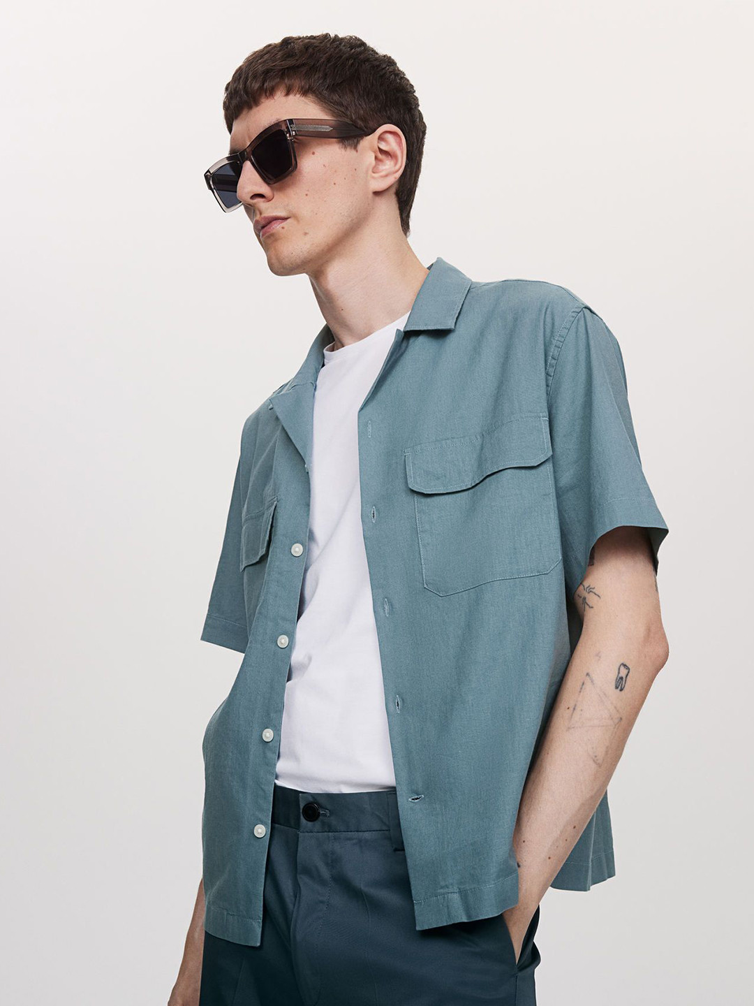 

H&M Men Short Sleeves Utility Shirt, Turquoise blue