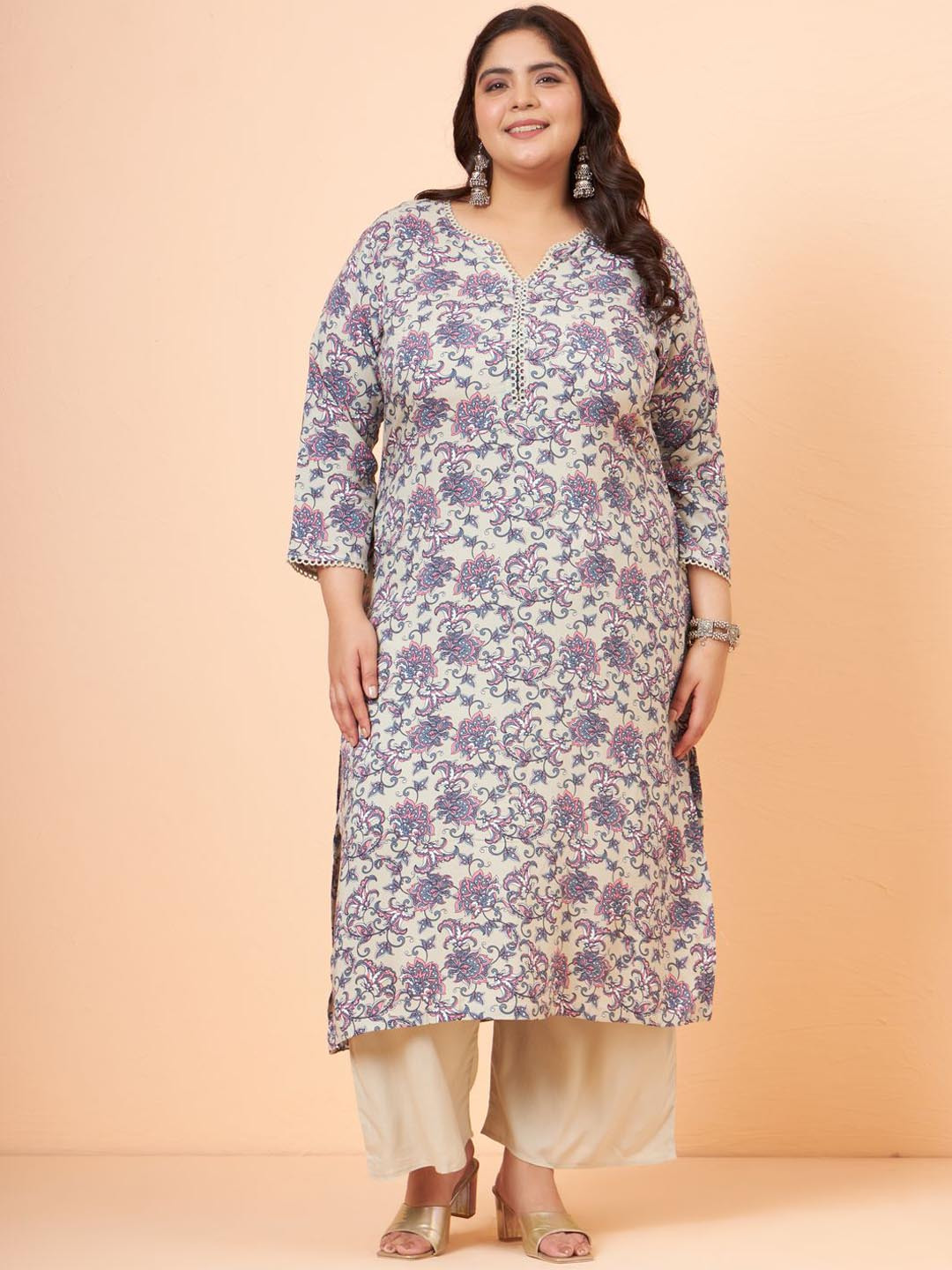 

Tissu Plus Size Floral Printed Notched Round Neck Straight Kurta with Palazzos, Grey