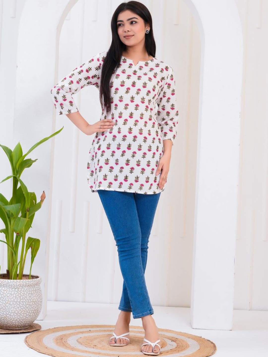 

SAK JAIPUR Floral Printed Kurti, White