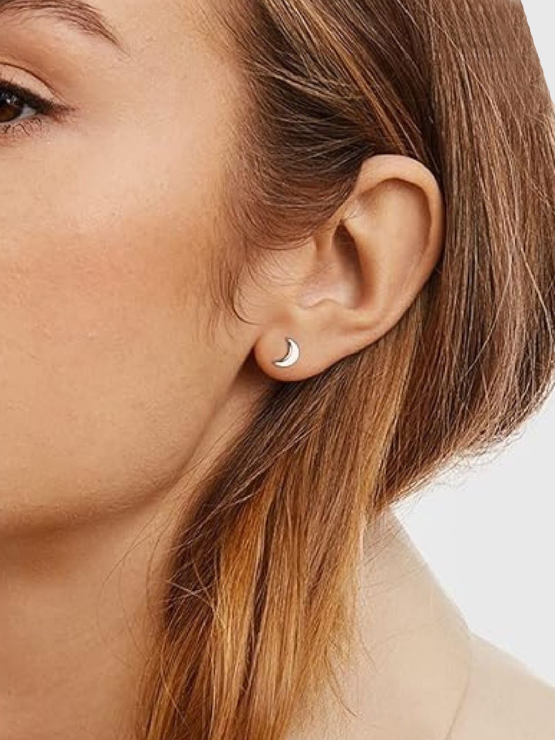 

HighSpark 925 Sterling Silver Tiny Cresent Shaped Studs