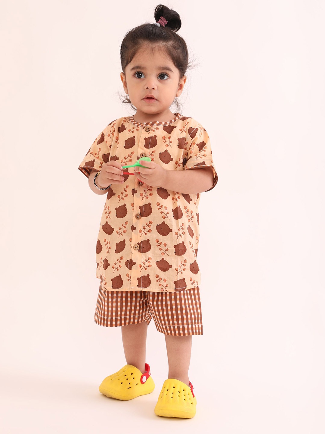 

LITTLE MITTHU Unisex Kids Printed Round Neck Pure Cotton Shirt With Shorts, Brown