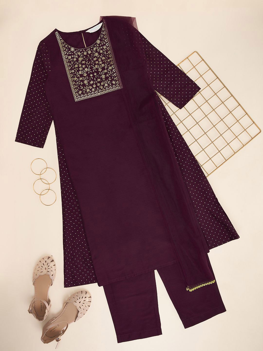 

AKKRITI BY PANTALOONS Girls Floral Embroidered A-Line Kurta with Trousers & Dupatta, Burgundy