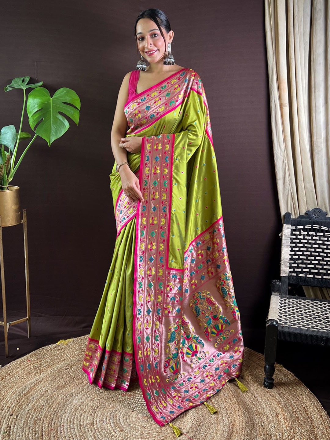 

Panzora Woven Design Zari Paithani Saree, Green