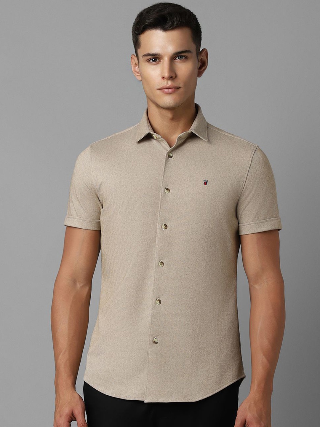 

Louis Philippe Sport Men Smart Spread Collar Solid Cotton Casual Shirt, Beige