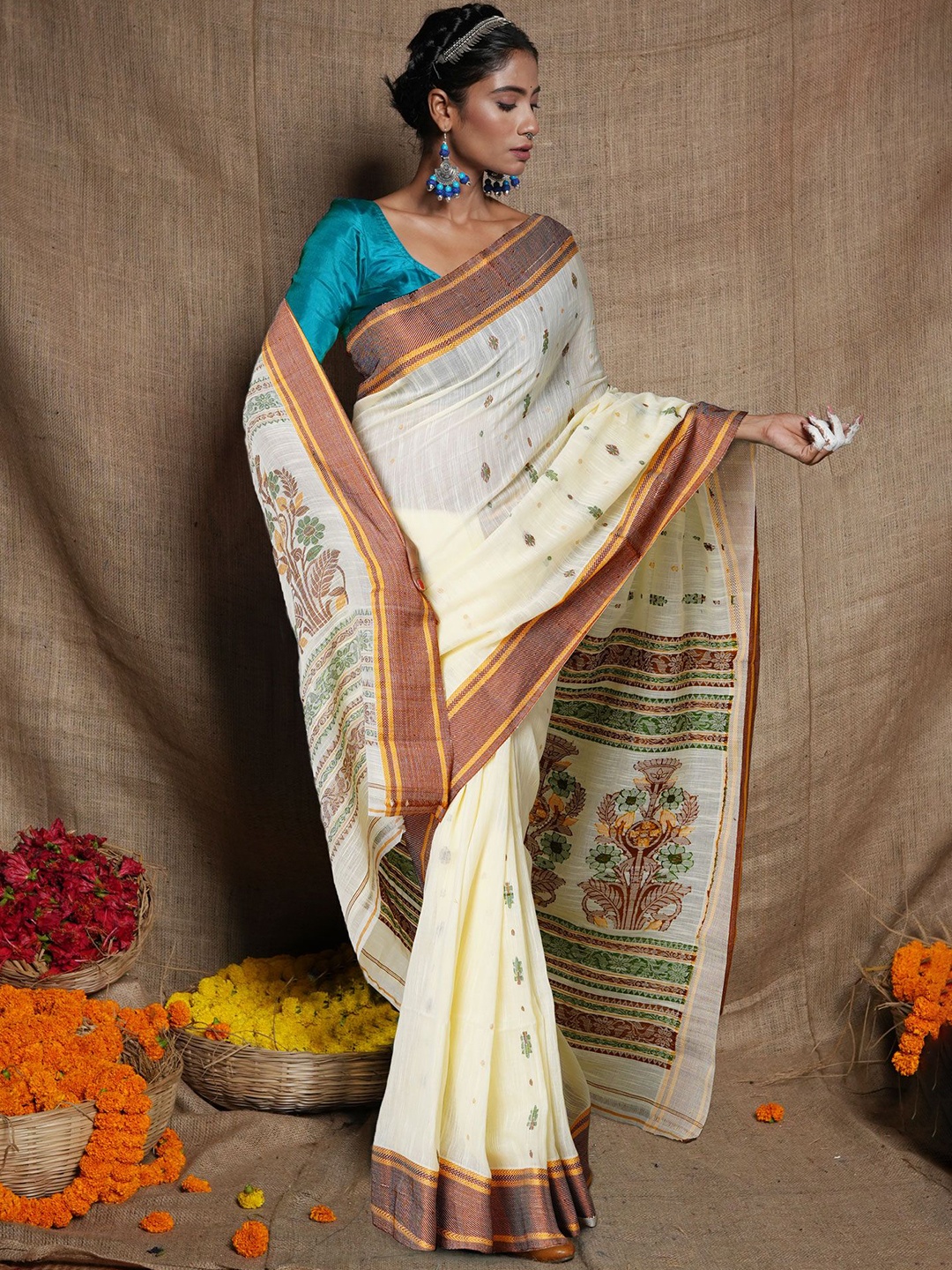 

Unnati Silks Woven Design Handloom Taant Saree, Cream