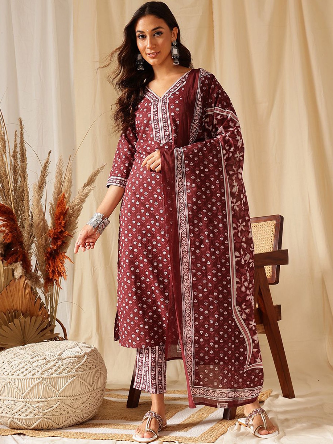 

Ginni Arora Label Floral Printed Pure Cotton Straight Kurta With Trousers & Dupatta, Maroon