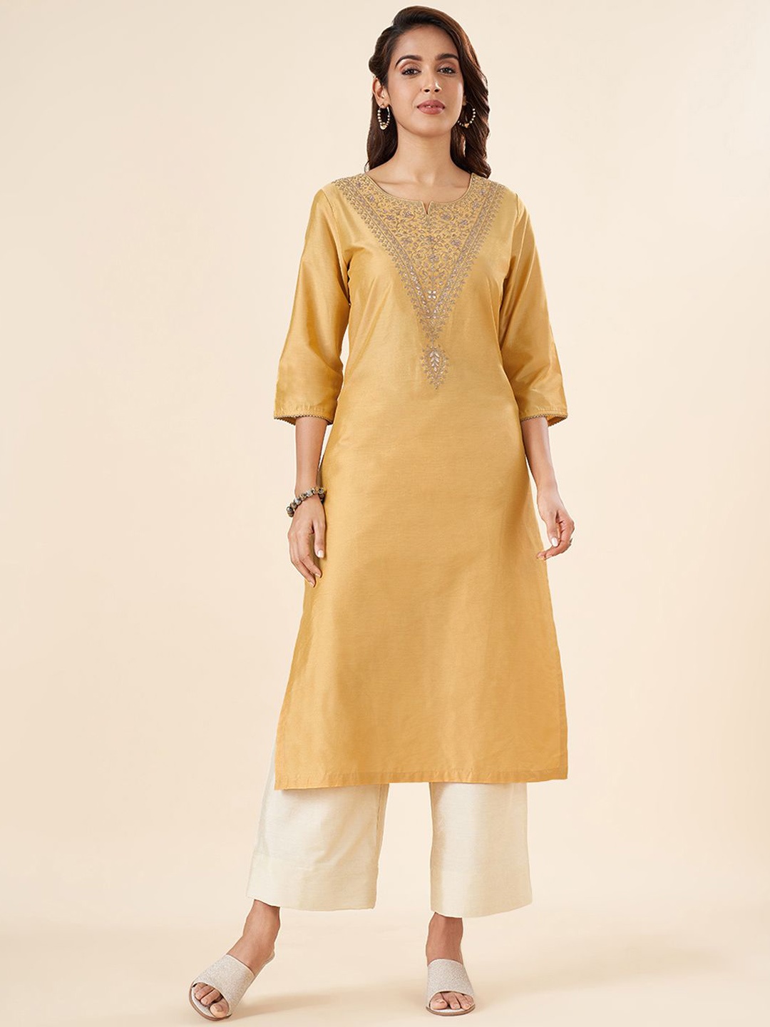 

RANGMANCH BY PANTALOONS Floral Embroidered Straight Kurta, Yellow