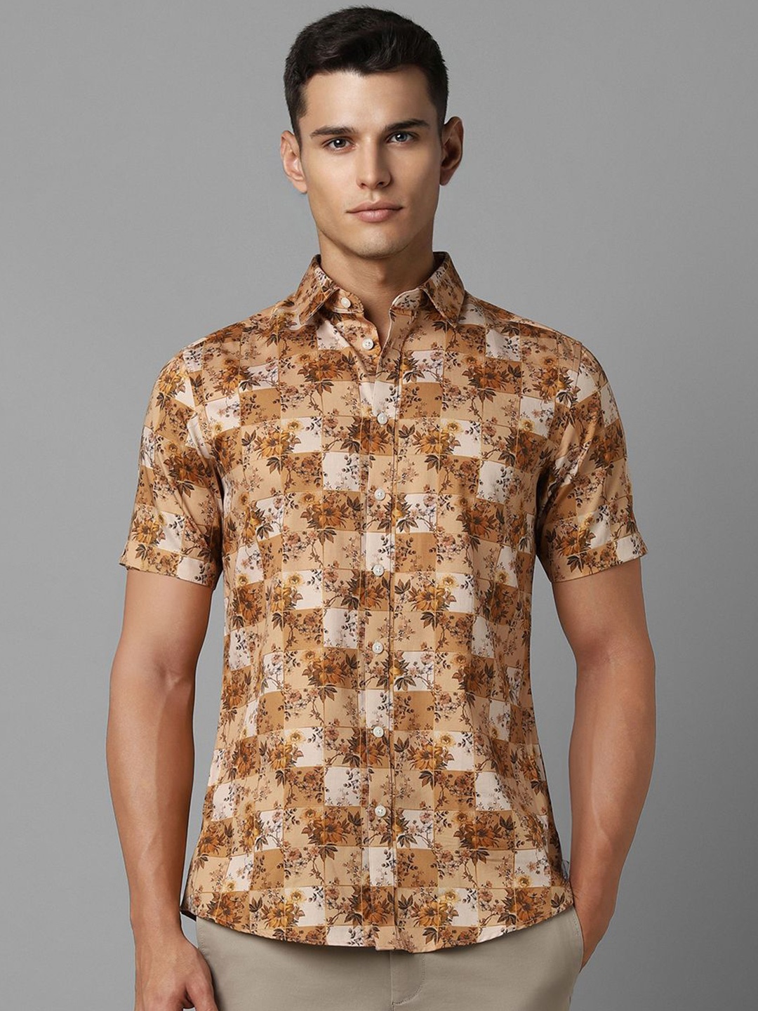 

Louis Philippe Sport Men Slim Fit Floral Printed Pure Cotton Shirt, Brown