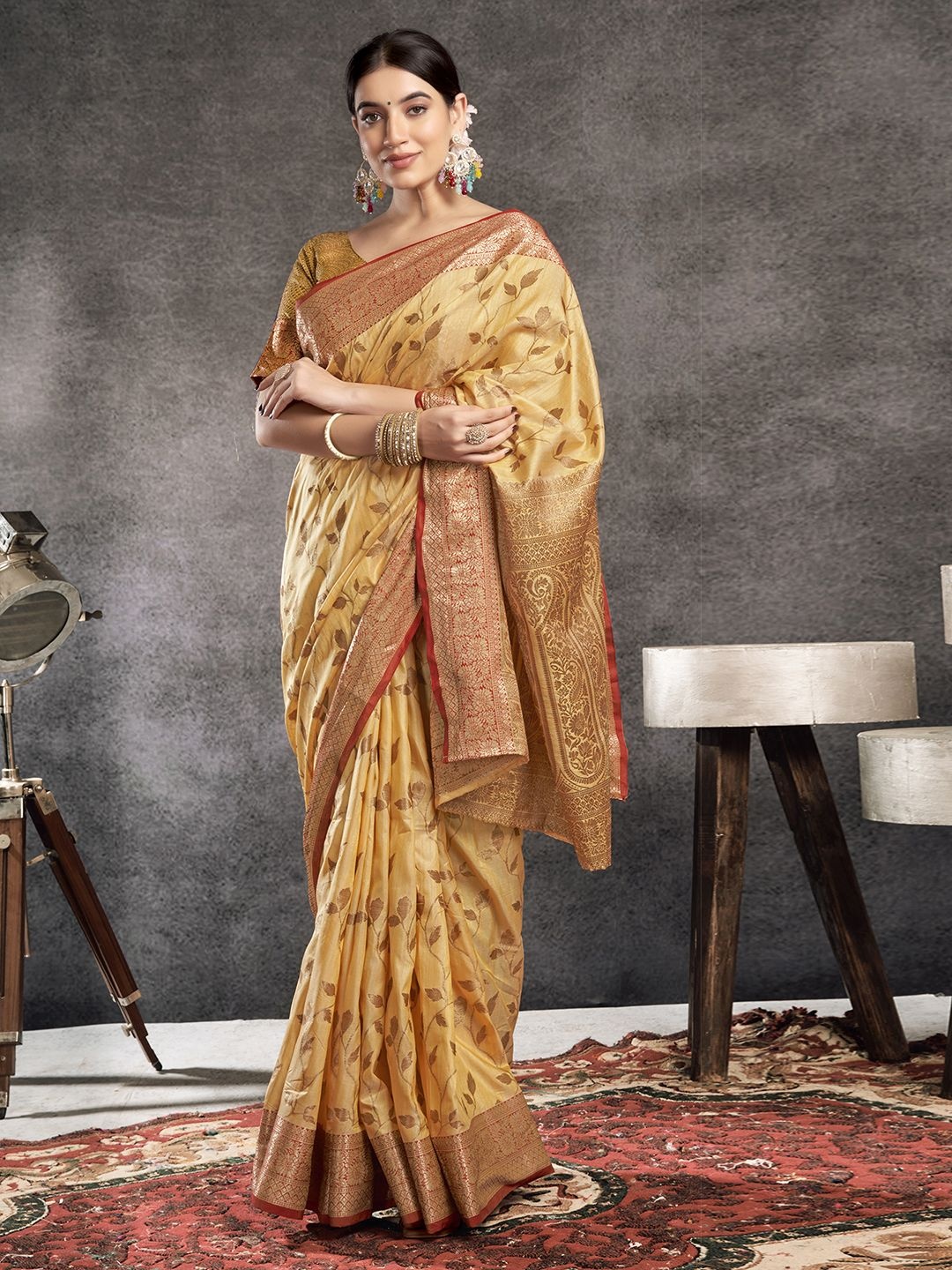 

Mitera Woven Design Zari Art Silk Banarasi Saree, Beige