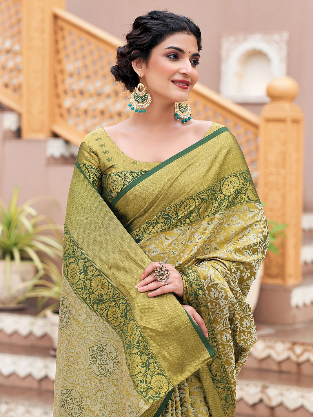 

Satrani Woven Design Pure Silk Banarasi Saree, Green