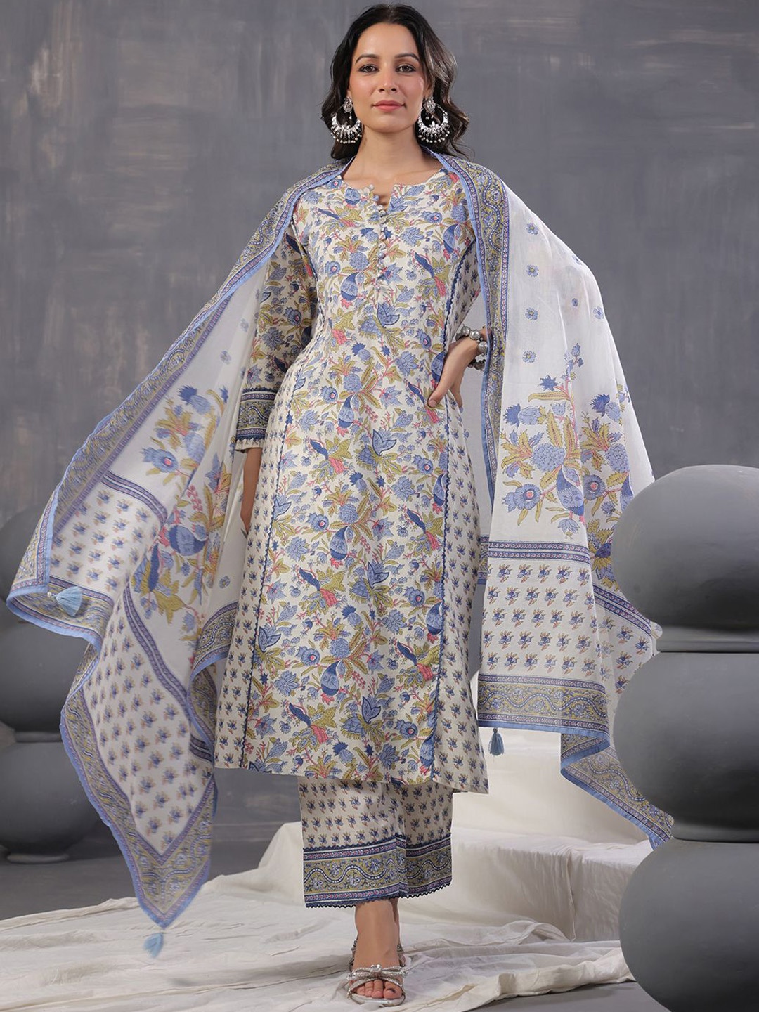 

Meena Bazaar Floral Printed Kurta with Trouser & With Dupatta, Blue