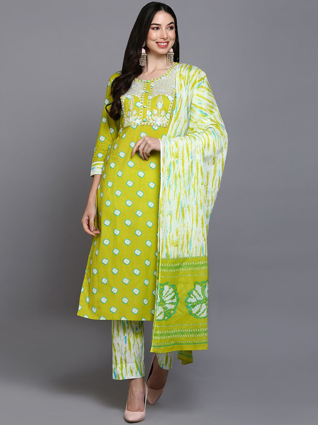 

AHIKA Green Geometric Printed Round Neck Pure Cotton Kurta with Trousers & Dupatta