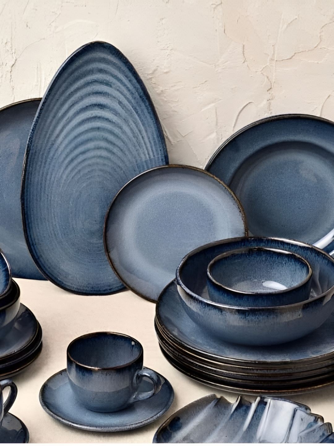 

AMALAFIEE CERAMICS Blue 28 Pieces Printed Ceramic Dishwasher Safe Dinner Set