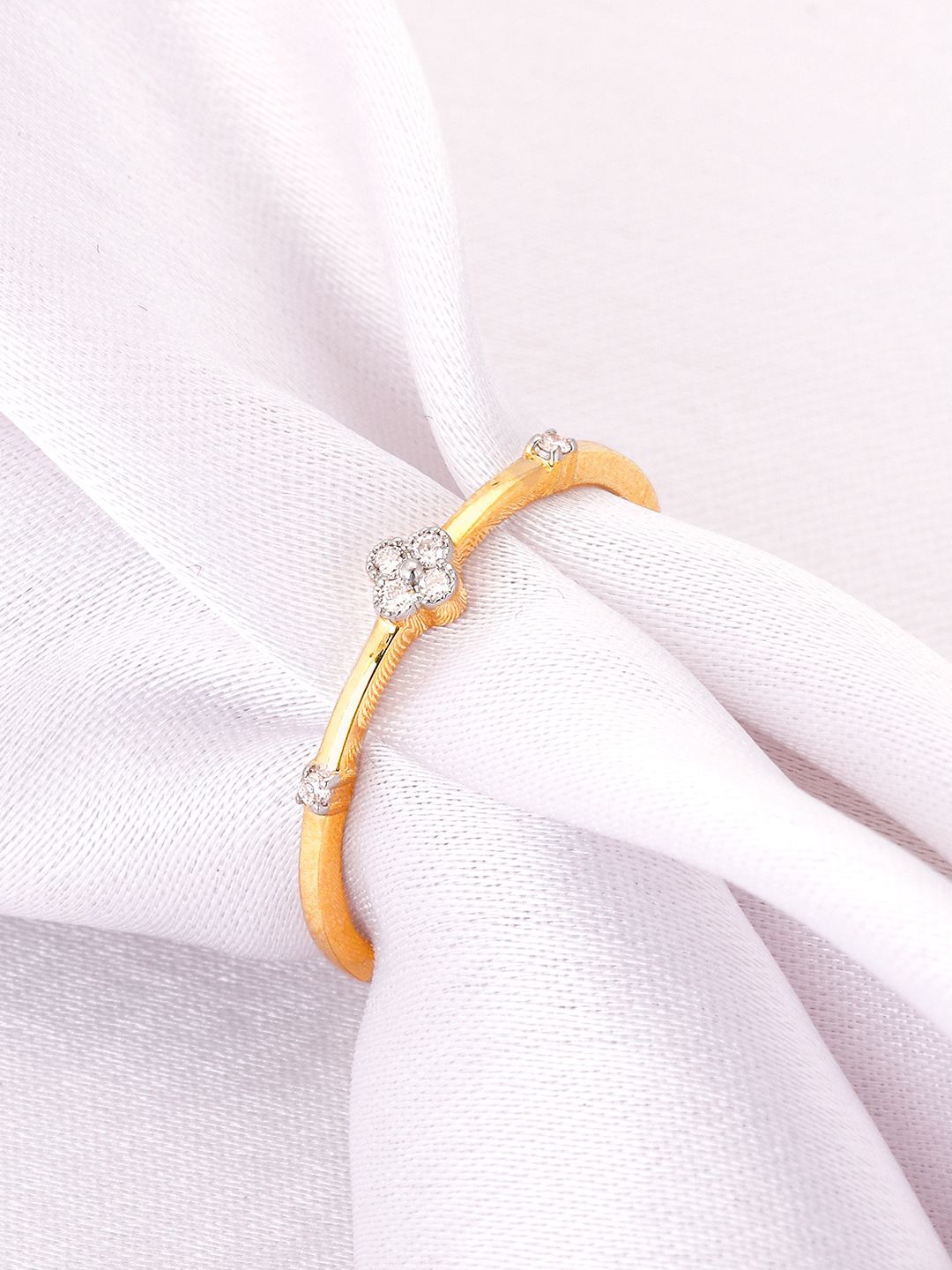

GIVA 14K Yellow Gold Soft Petals Diamond Ring, Fixed Size ,Indian