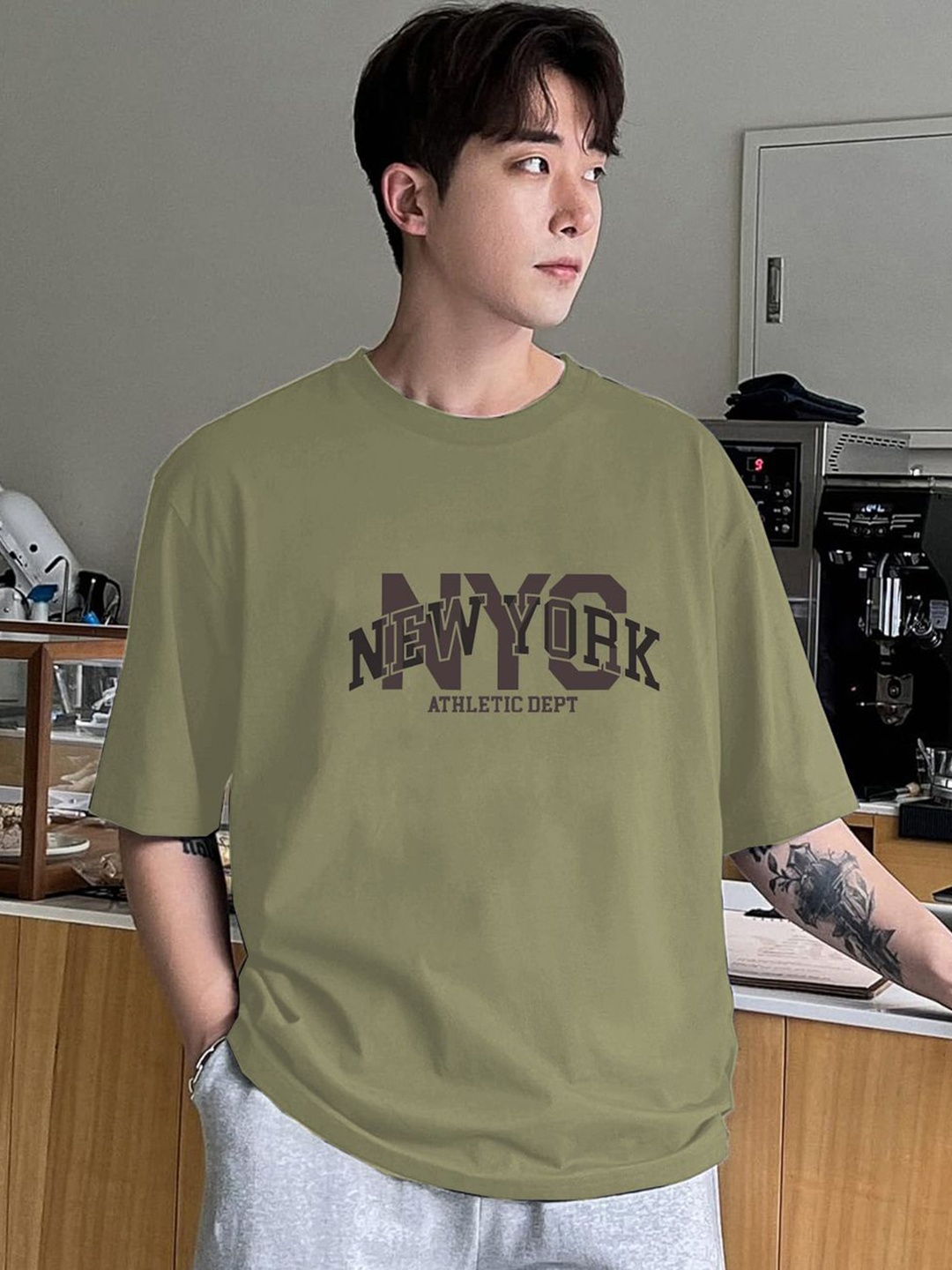 

Genzy Men Typography Printed Drop-Shoulder Sleeves T-shirt, Green