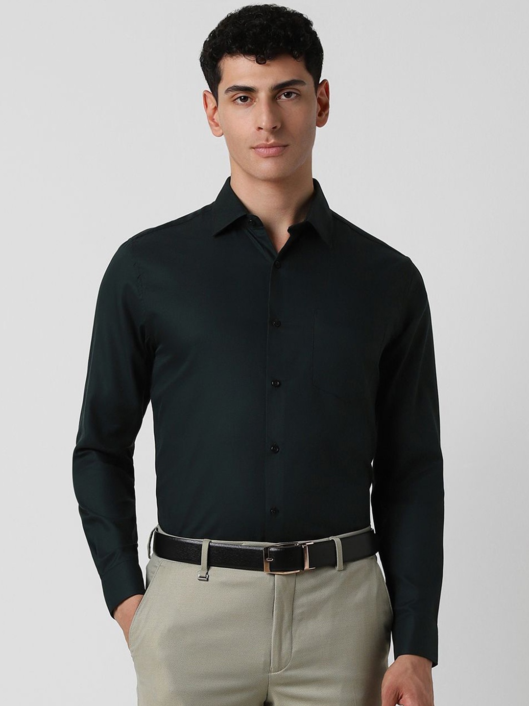 

Van Heusen Men Spread Collar Solid Cotton Formal Shirt, Green