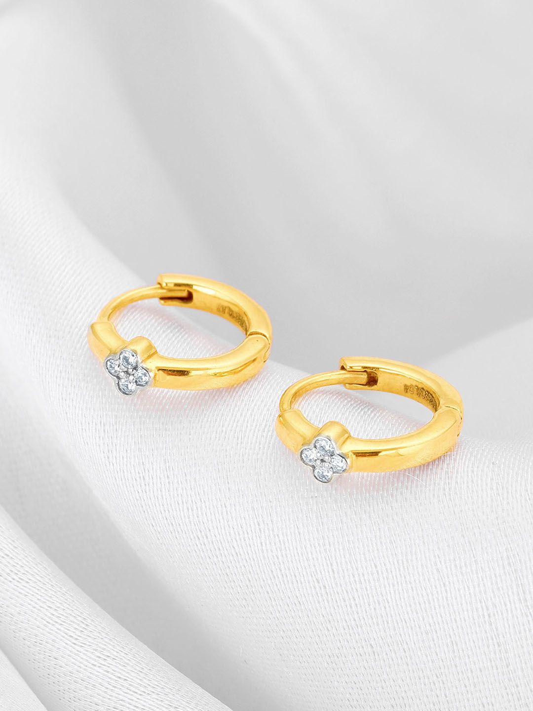 

GIVA 14K Gold Lovely Floral Diamond Earrings-1.39gm