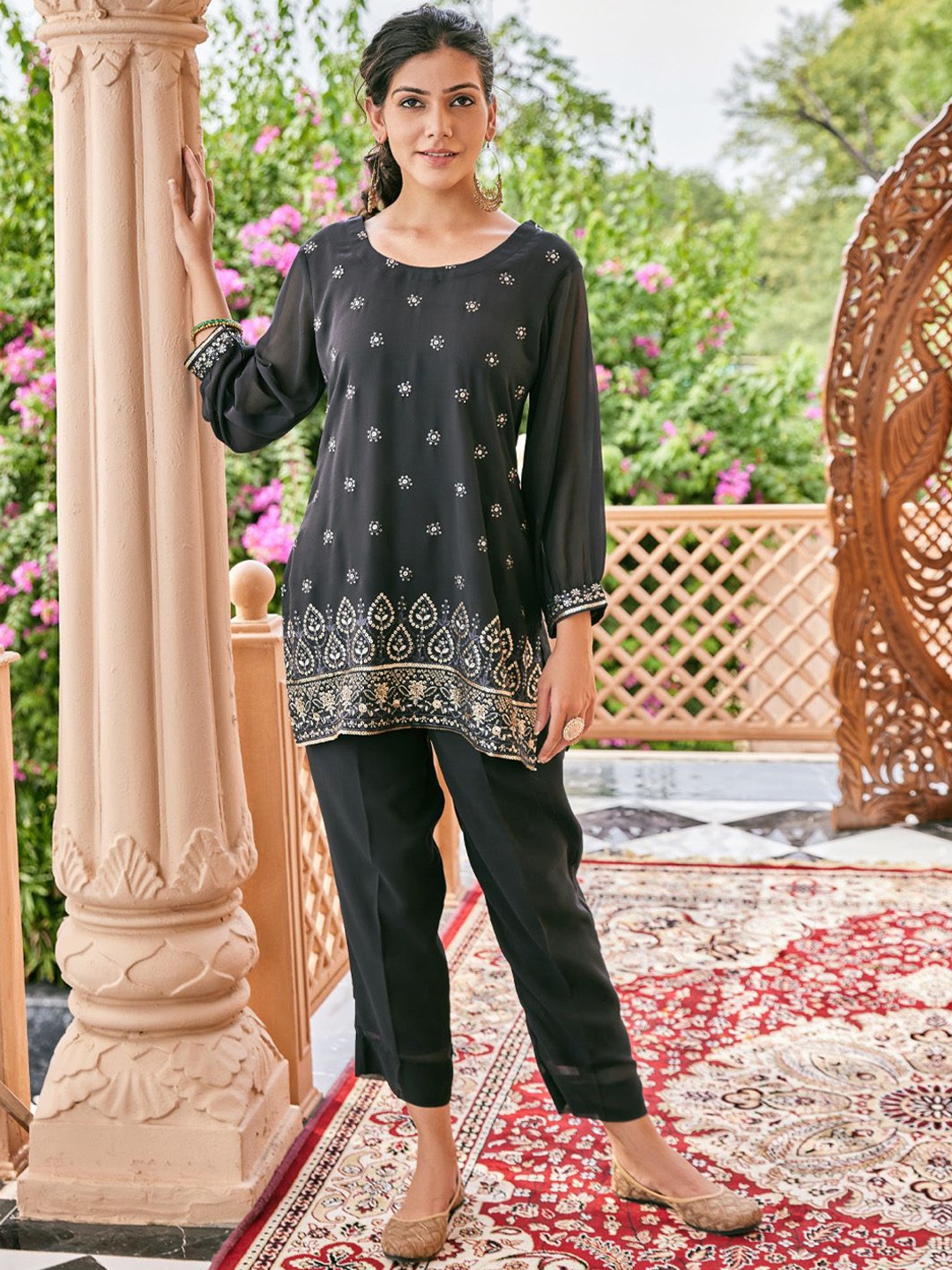 

WOMEN PLUS Floral Embroidered Sequinned Tunic With Trousers, Charcoal
