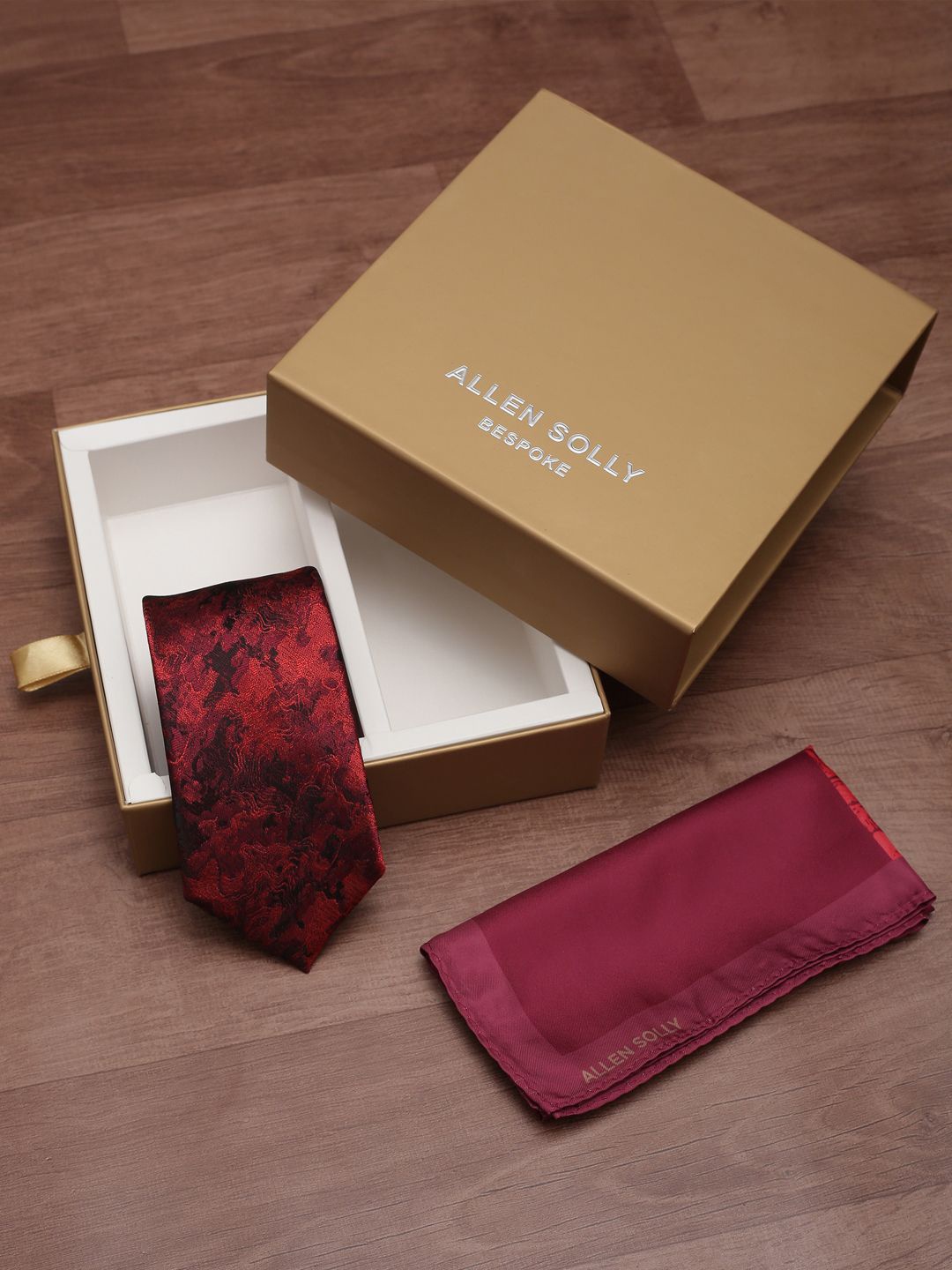 

Allen Solly Men Accessory Gift Set Of Tie and Pocket Square Combo, Red